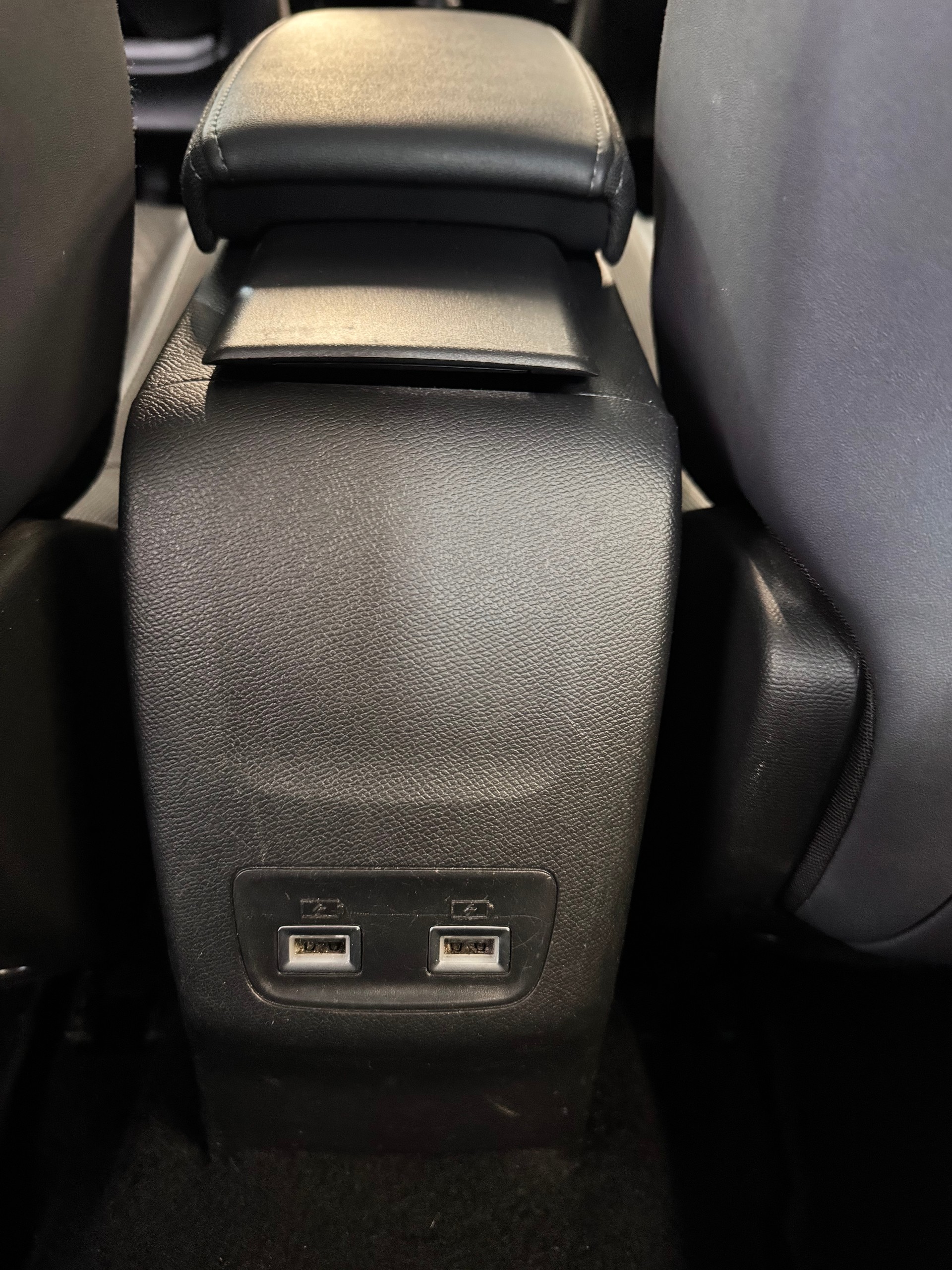 PEUGEOT 2008 1.5 BlueHDi Allure-image-14