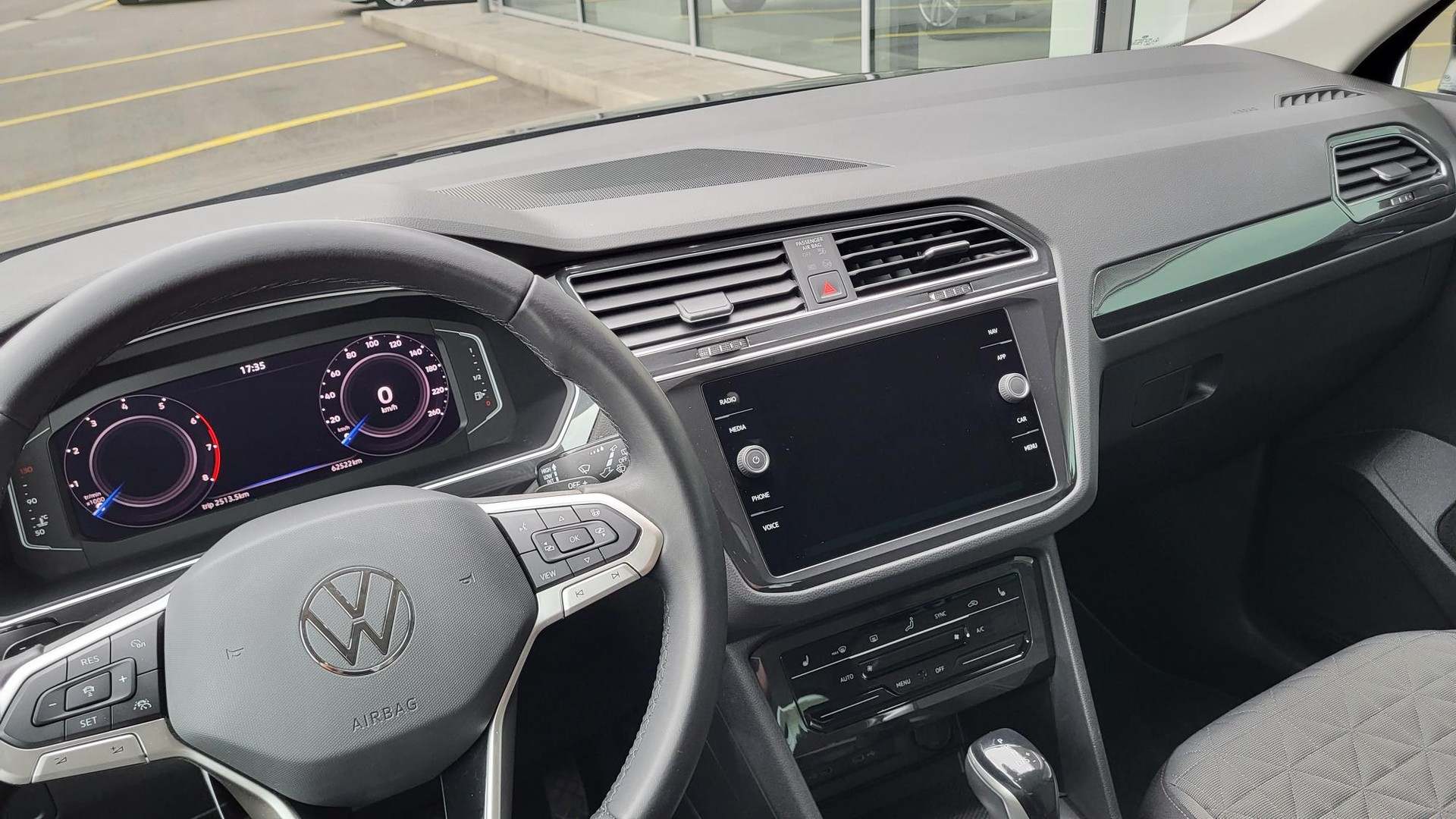 VW Tiguan 1.5TSI Evo Life-image-8