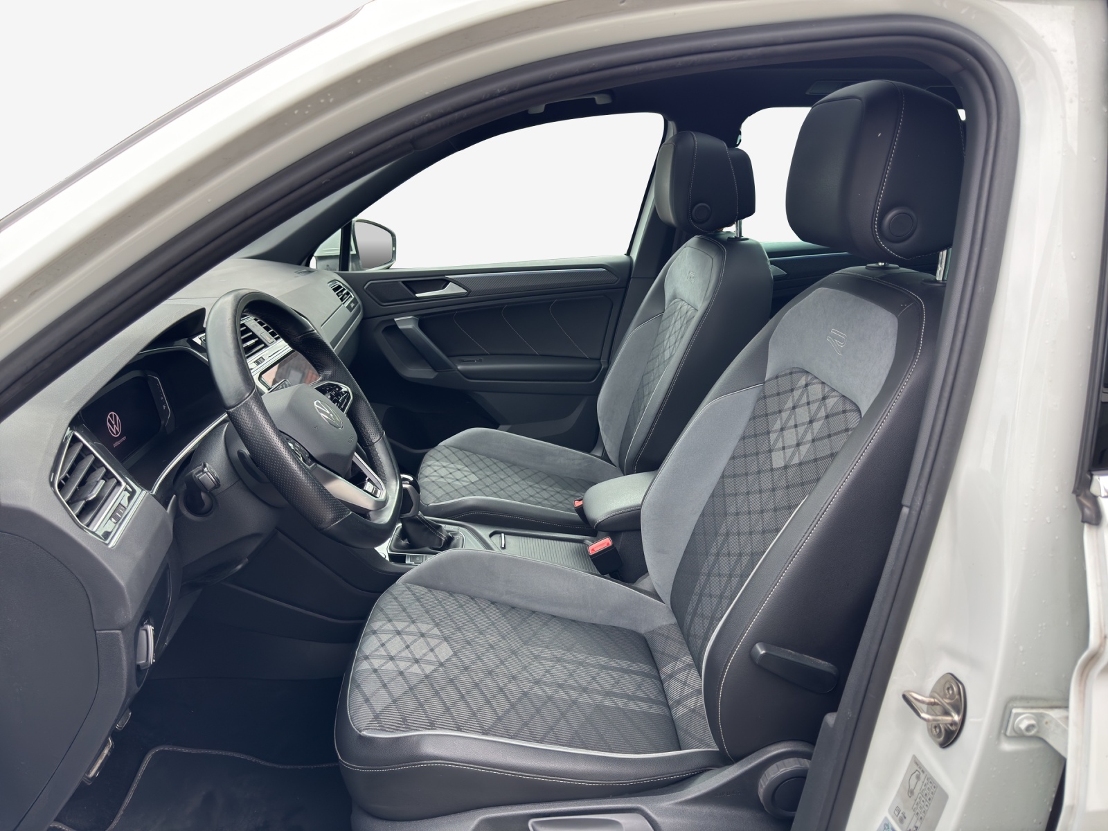 VW Tiguan 1.4TSI PHEV R-Line DSG-image-8