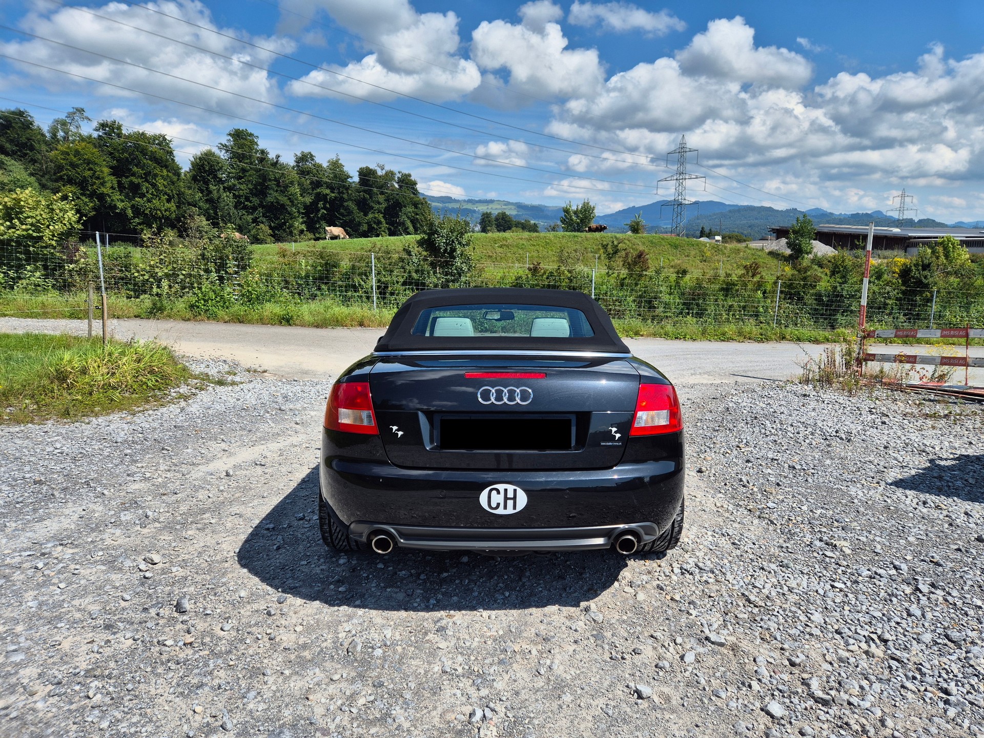 AUDI S4 Cabriolet 4.2 V8 quattro-image-13