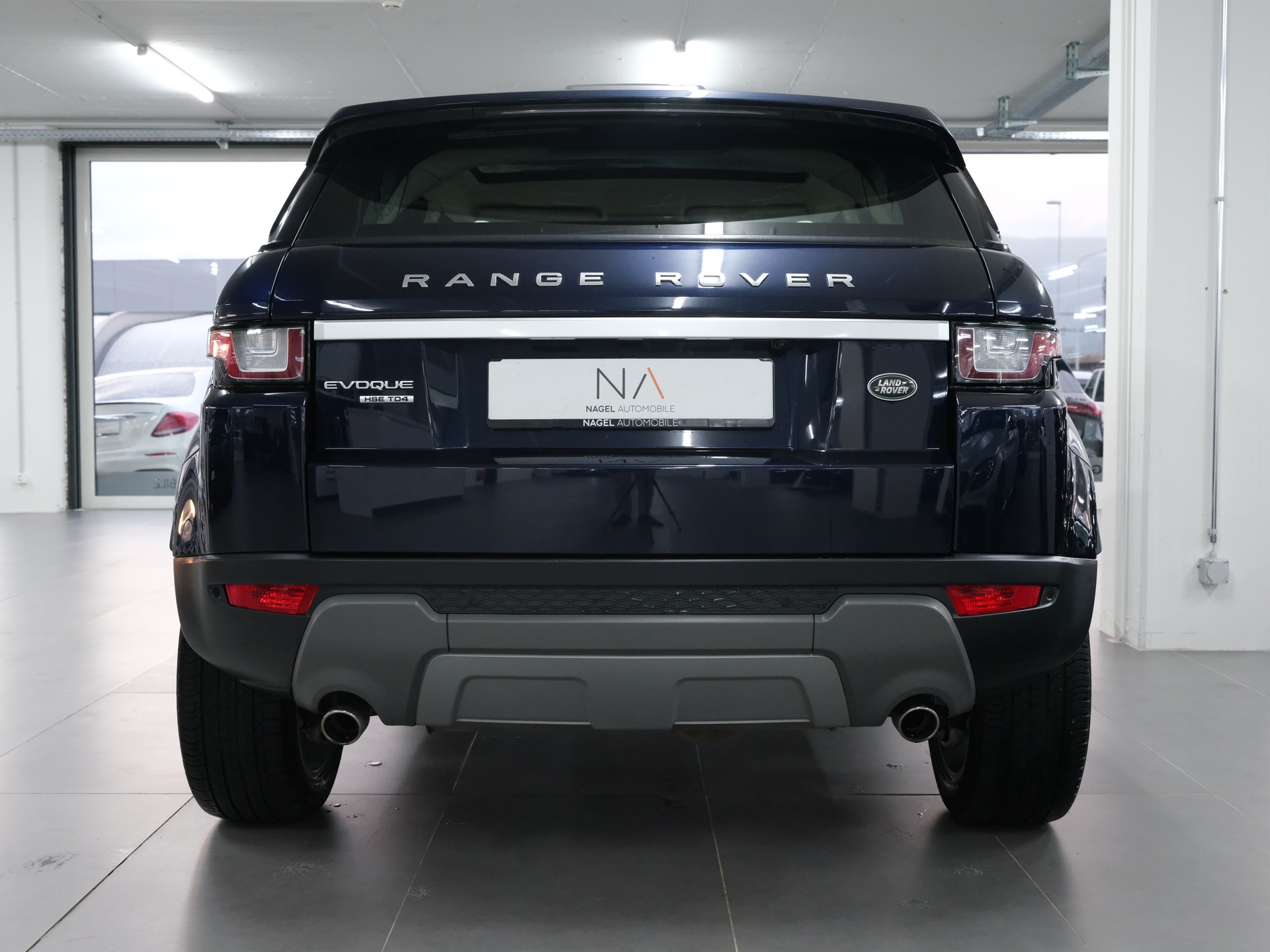 LAND ROVER Range Rover Evoque 2.0 TD4 SE AT9-image-3