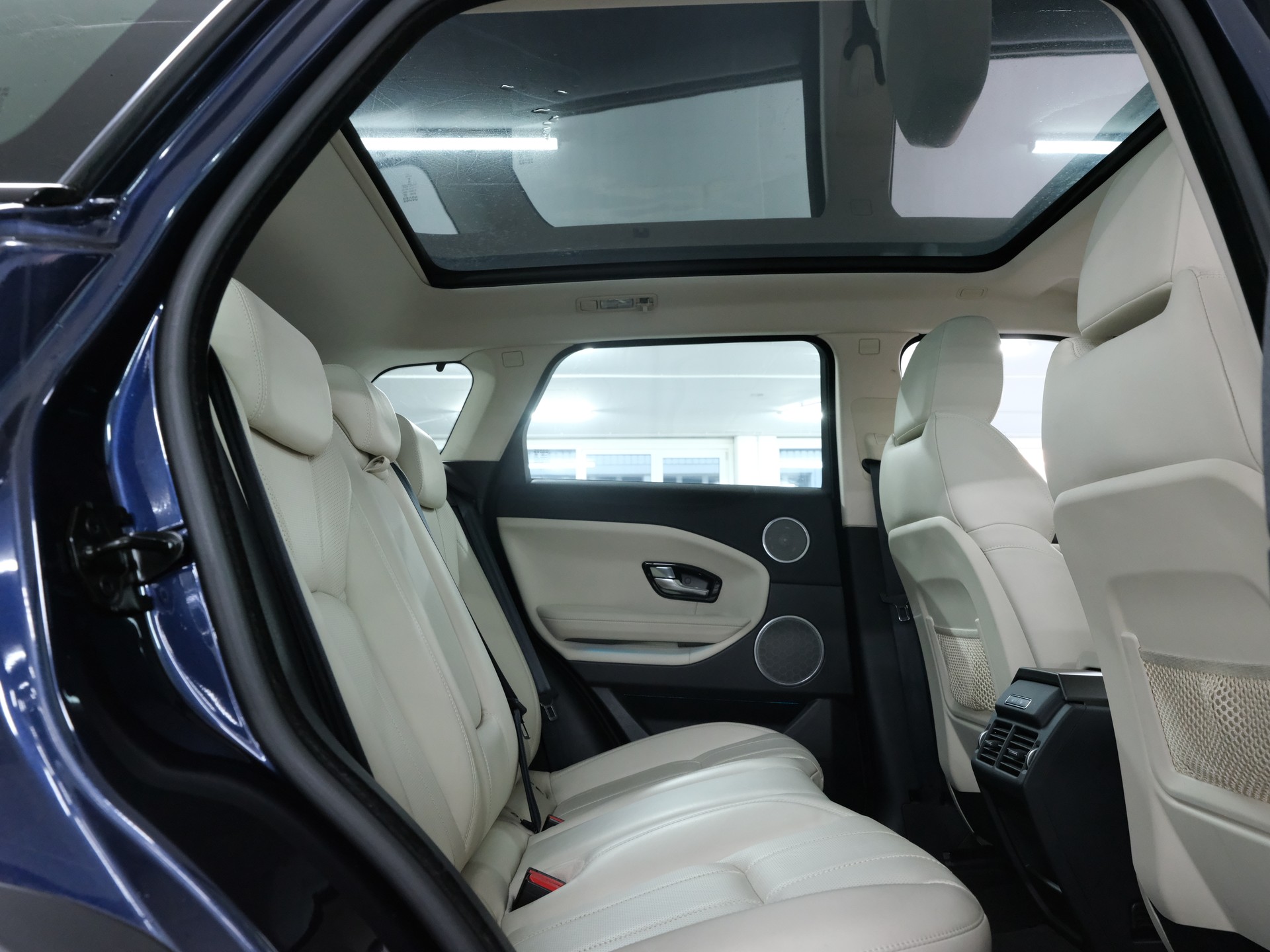 LAND ROVER Range Rover Evoque 2.0 TD4 SE AT9-image-15