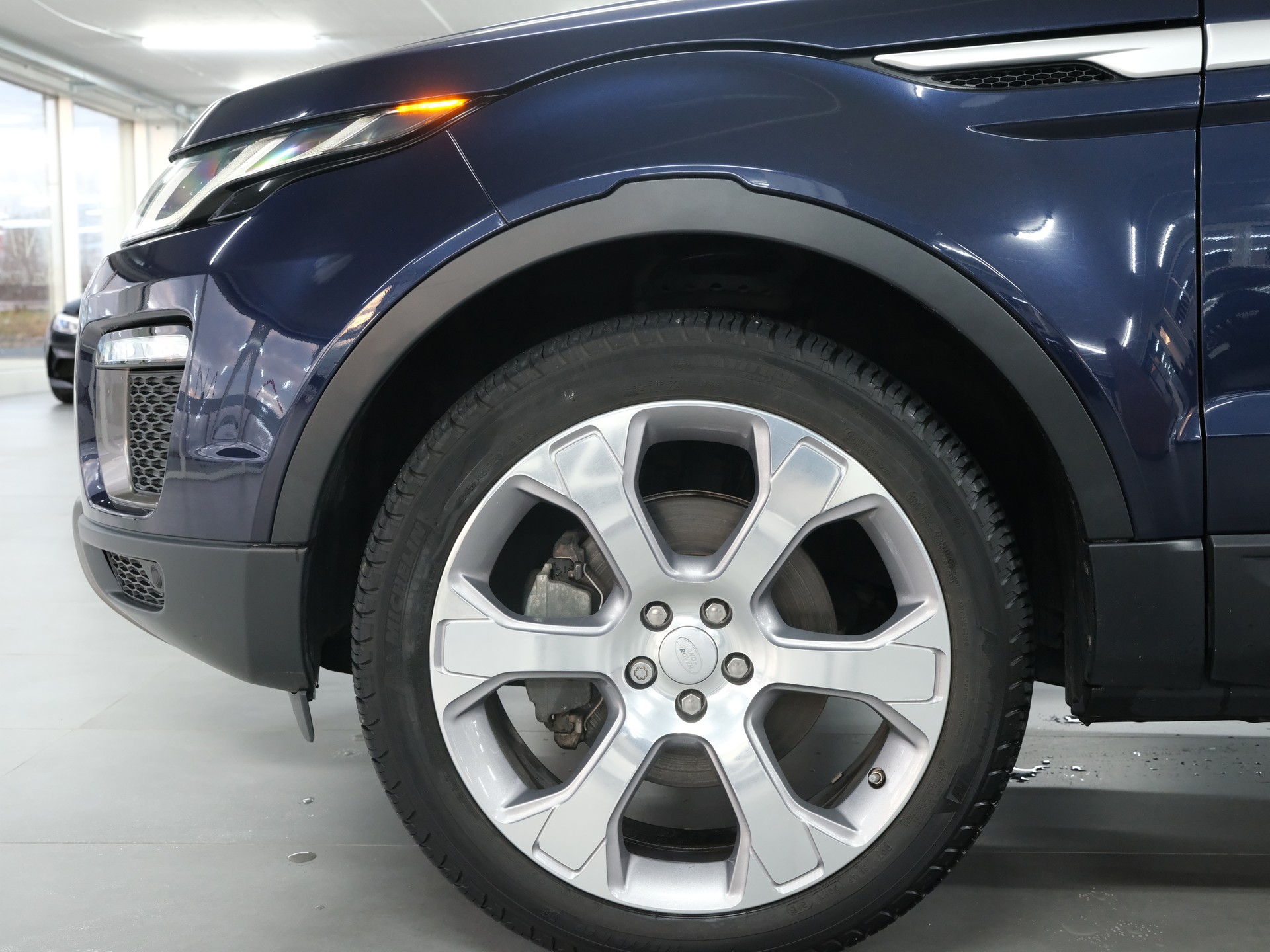 LAND ROVER Range Rover Evoque 2.0 TD4 SE AT9-image-8