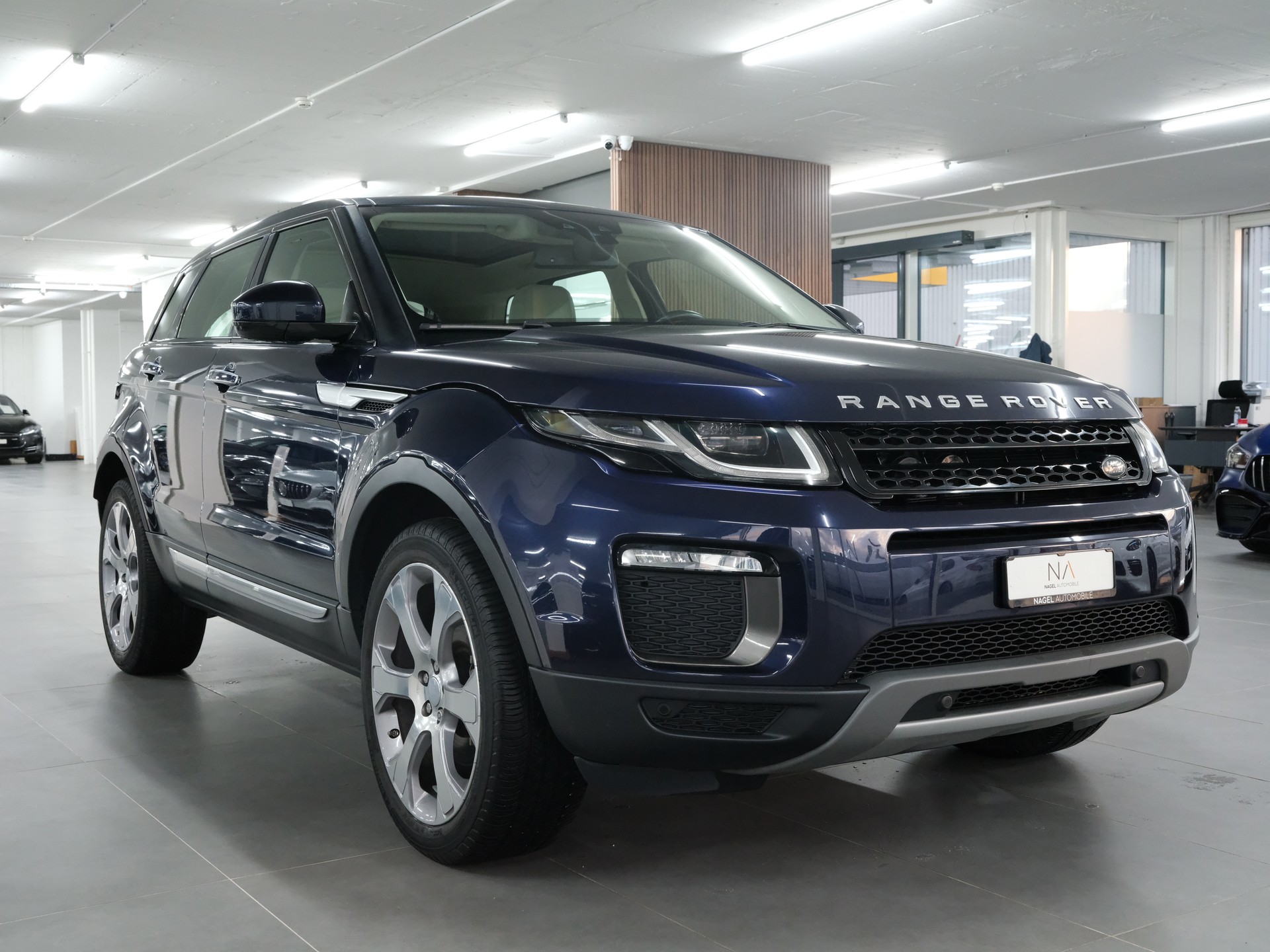 LAND ROVER Range Rover Evoque 2.0 TD4 SE AT9-image-1
