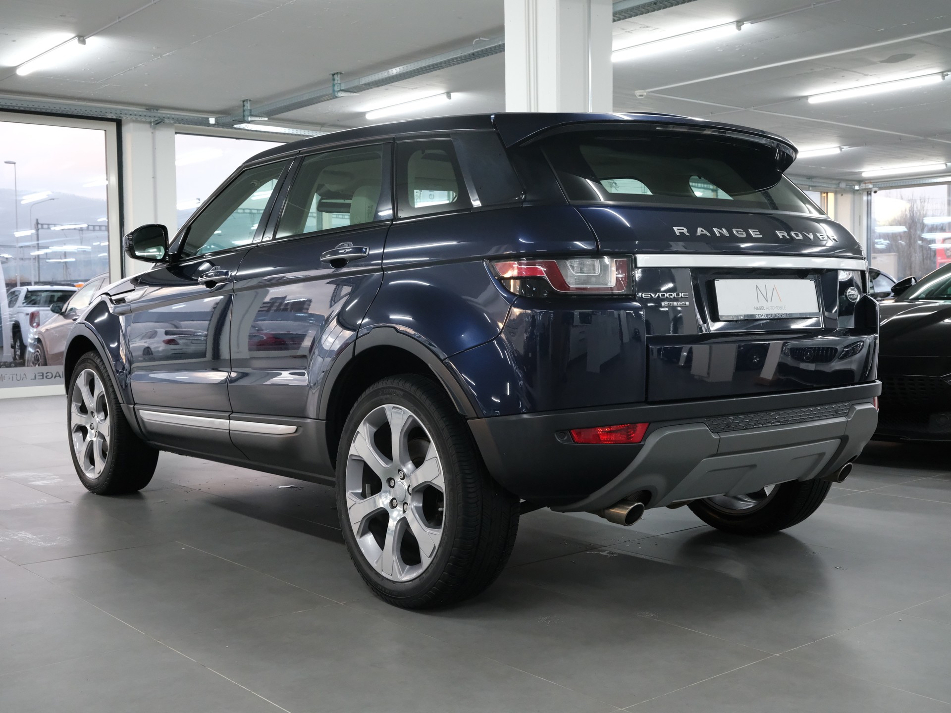 LAND ROVER Range Rover Evoque 2.0 TD4 SE AT9-image-4