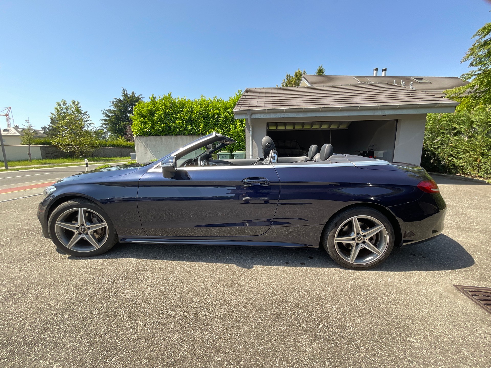 MERCEDES-BENZ C 200 Cabriolet AMG Line 4Matic 9G-Tronic-image-3