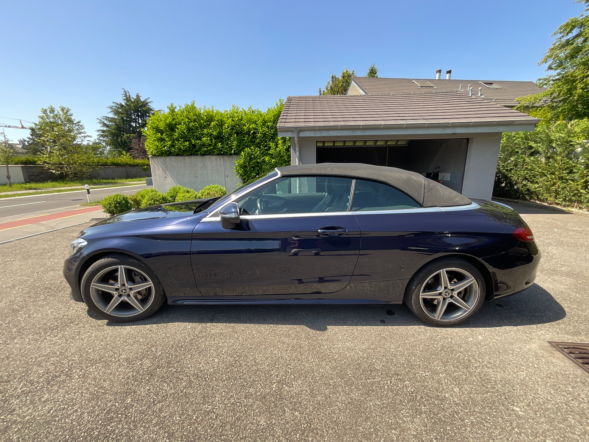 MERCEDES-BENZ C 200 Cabriolet AMG Line 4Matic 9G-Tronic-image-4