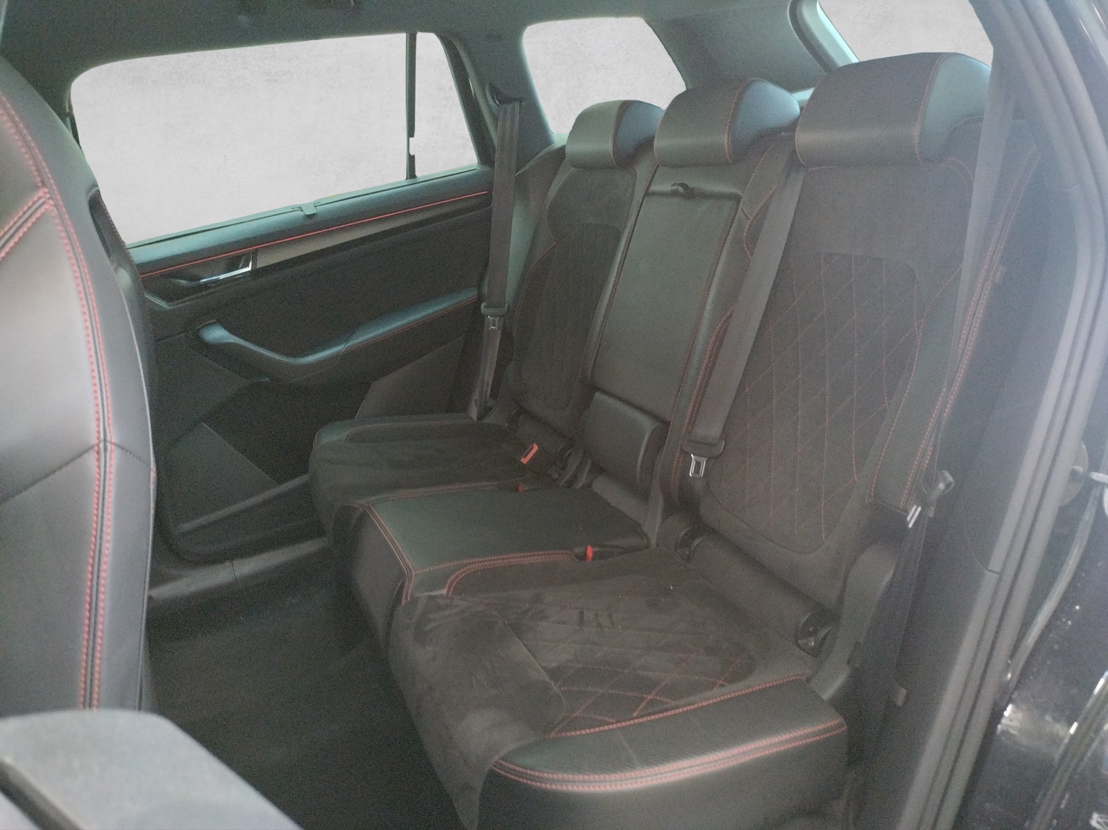 SKODA Kodiaq 2.0 Bi-TDI SCR RS 4x4 DSG-image-6