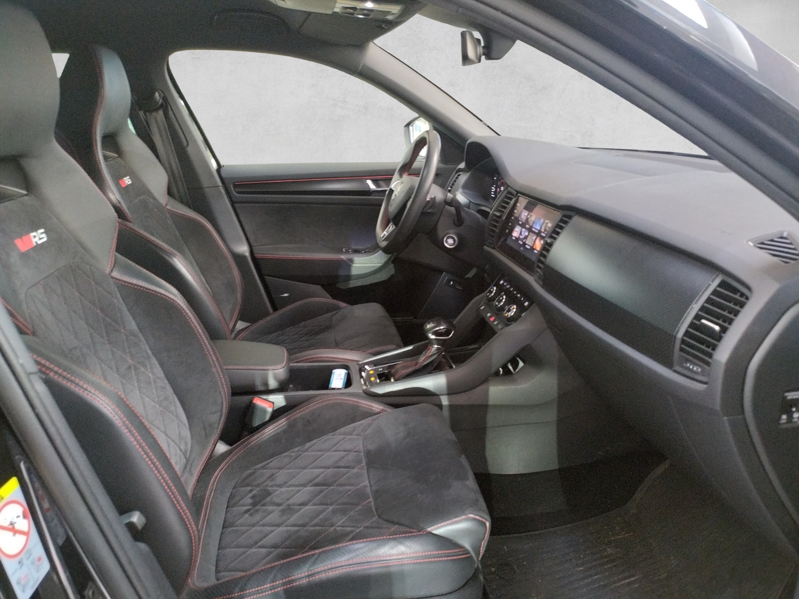 SKODA Kodiaq 2.0 Bi-TDI SCR RS 4x4 DSG-image-9