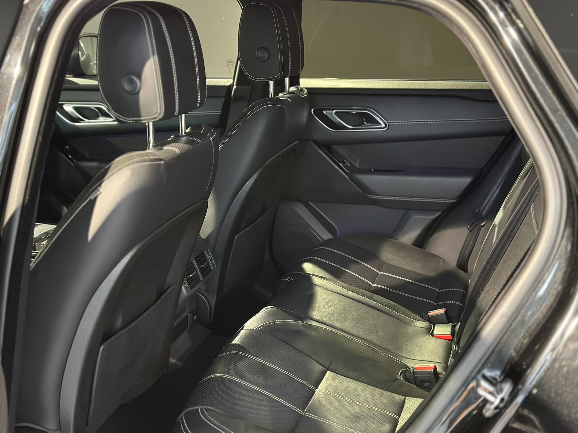 LAND ROVER Range Rover Velar R-Dynamic D 300 Automatic-image-20