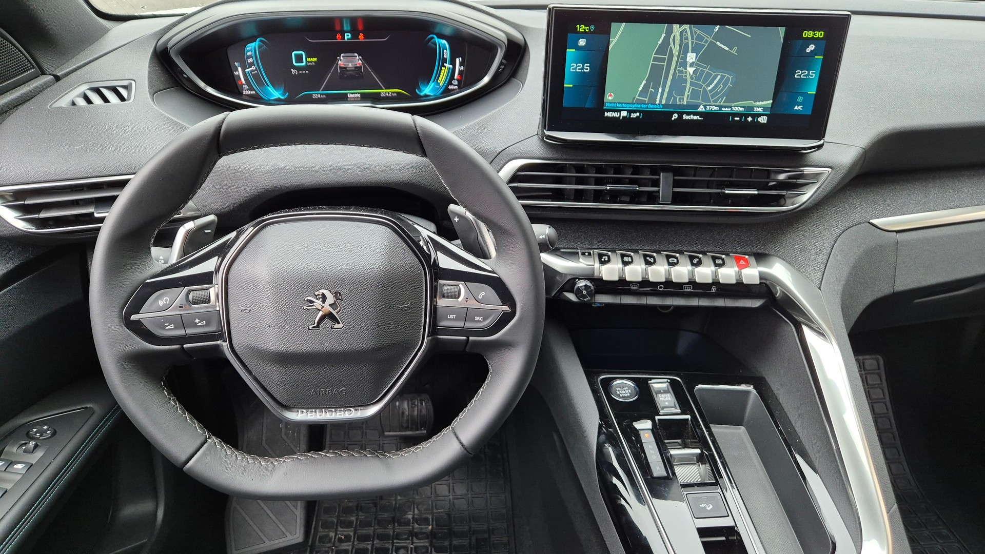 PEUGEOT 3008 300e Hybrid4 Allure Pack EAT8 Helvetia-image-14