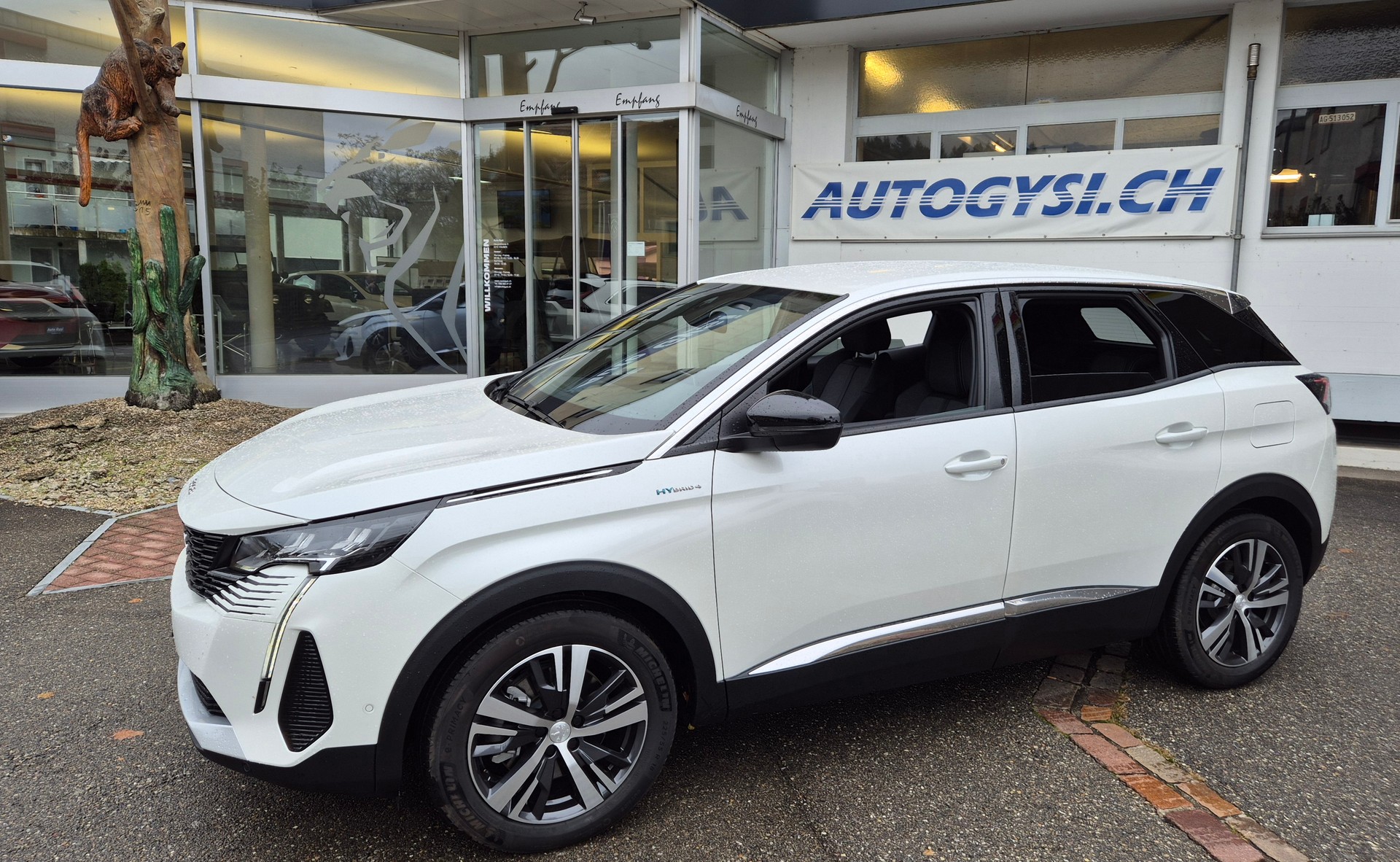 PEUGEOT 3008 300e Hybrid4 Allure Pack EAT8 Helvetia-image-12