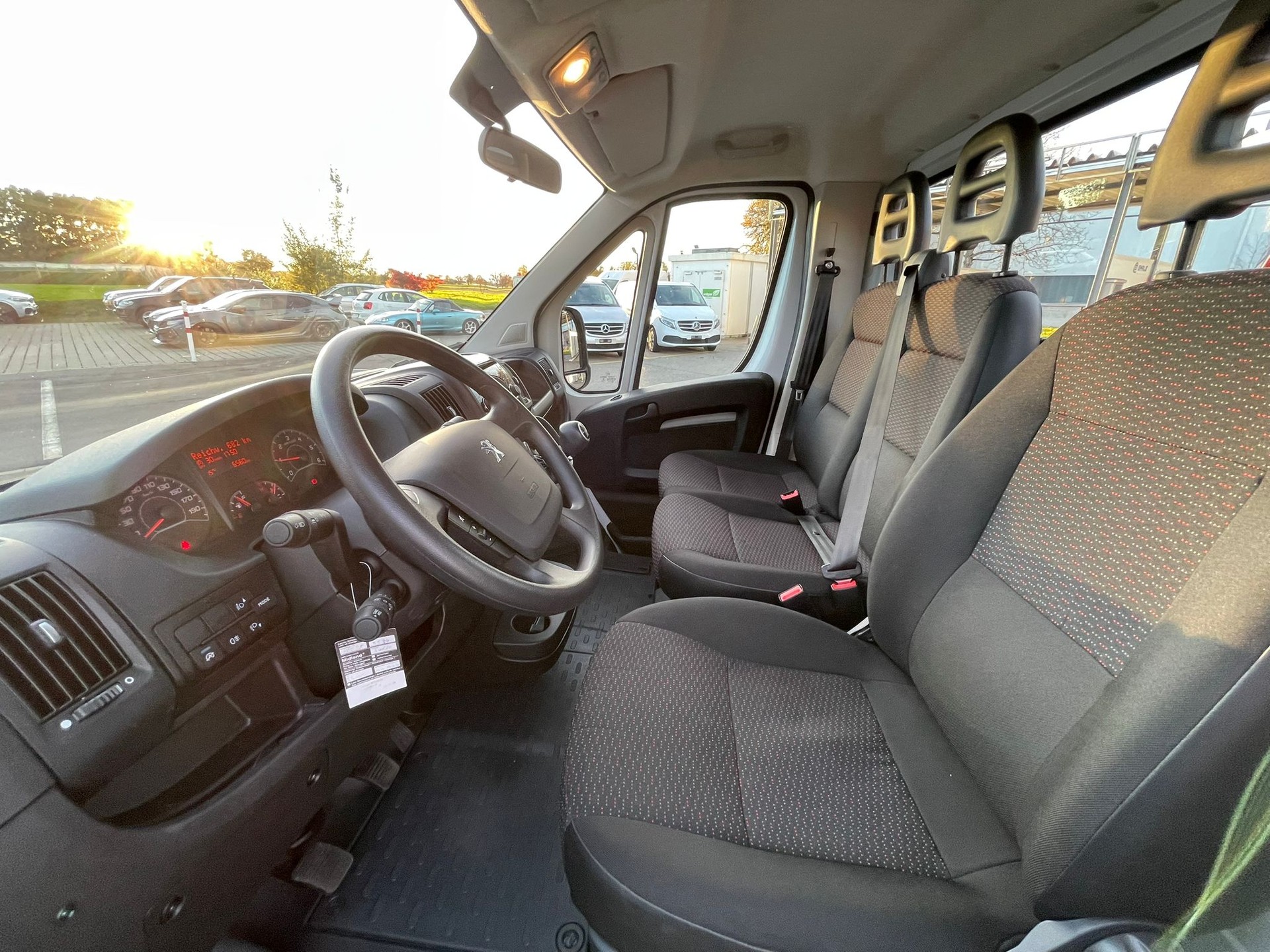 PEUGEOT Boxer 2.2 HDI 335 Pro L3-image-10