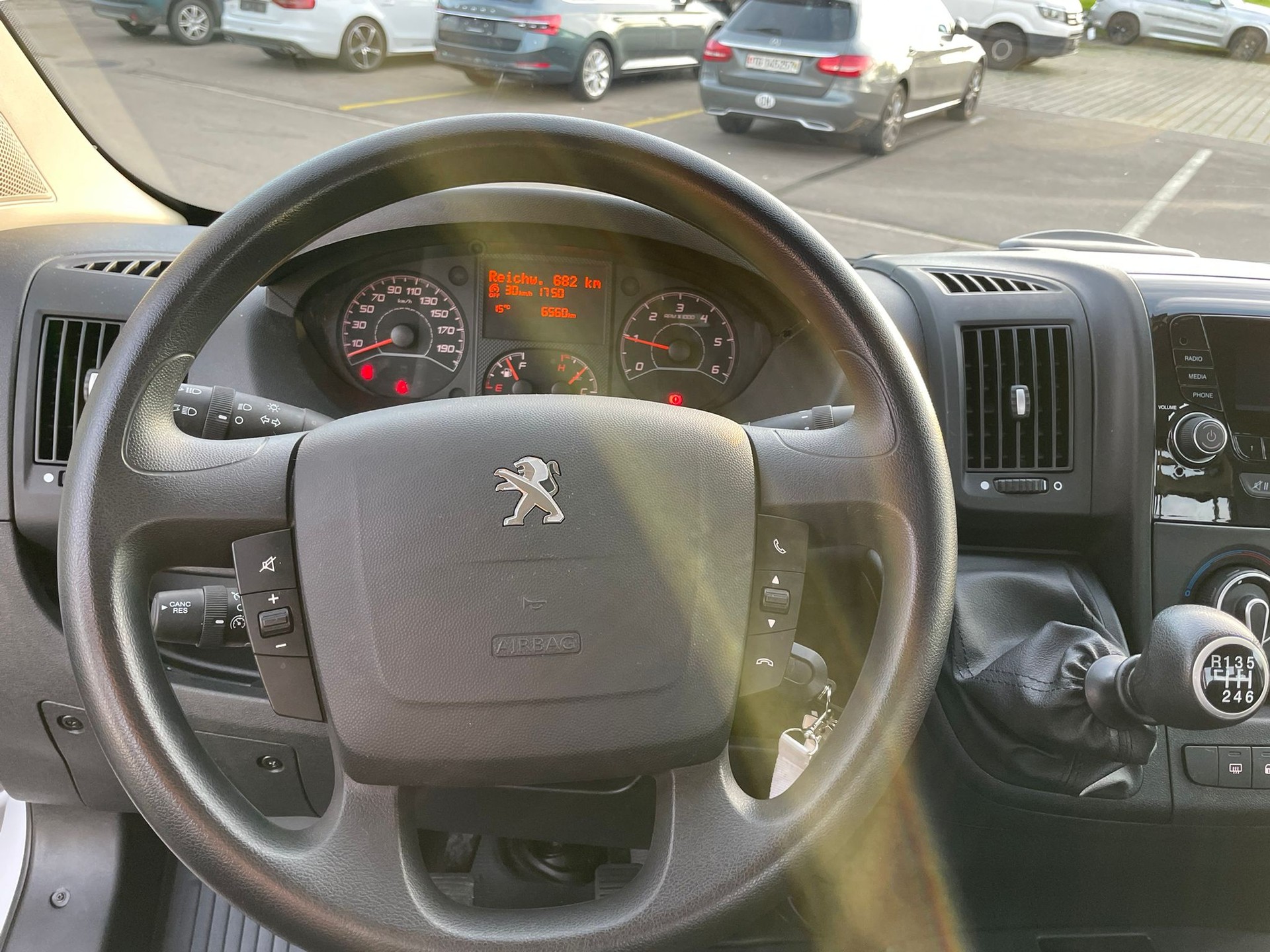 PEUGEOT Boxer 2.2 HDI 335 Pro L3-image-12