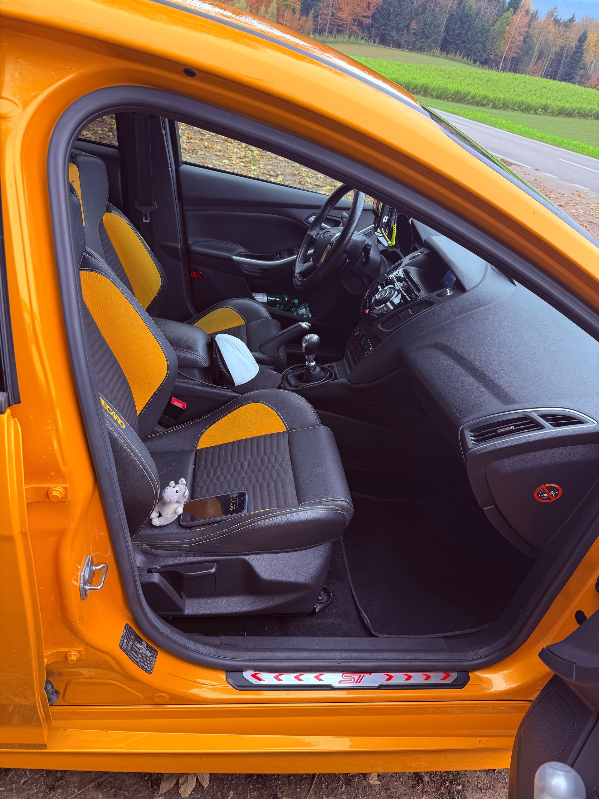 FORD Focus 2.0 SCTi ST-3-image-1