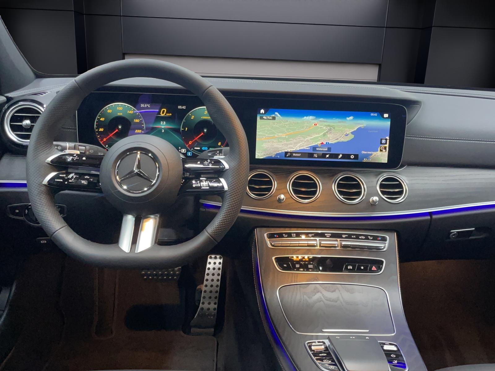 MERCEDES-BENZ E 220 d 4MATIC T-Modell Swiss Star AMG Line-image-5