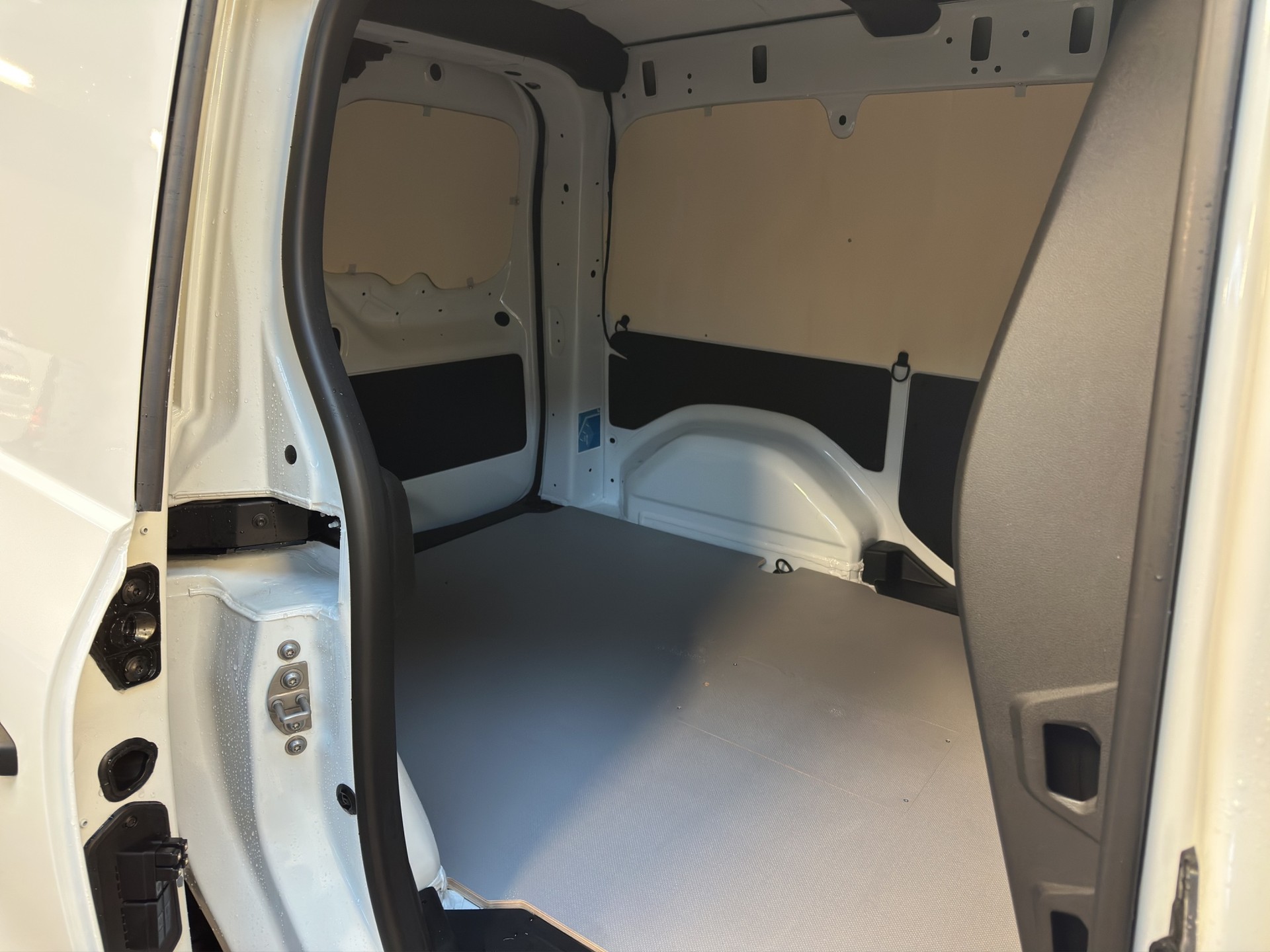 MERCEDES-BENZ eCitan 45kWh Select WORKER-image-6