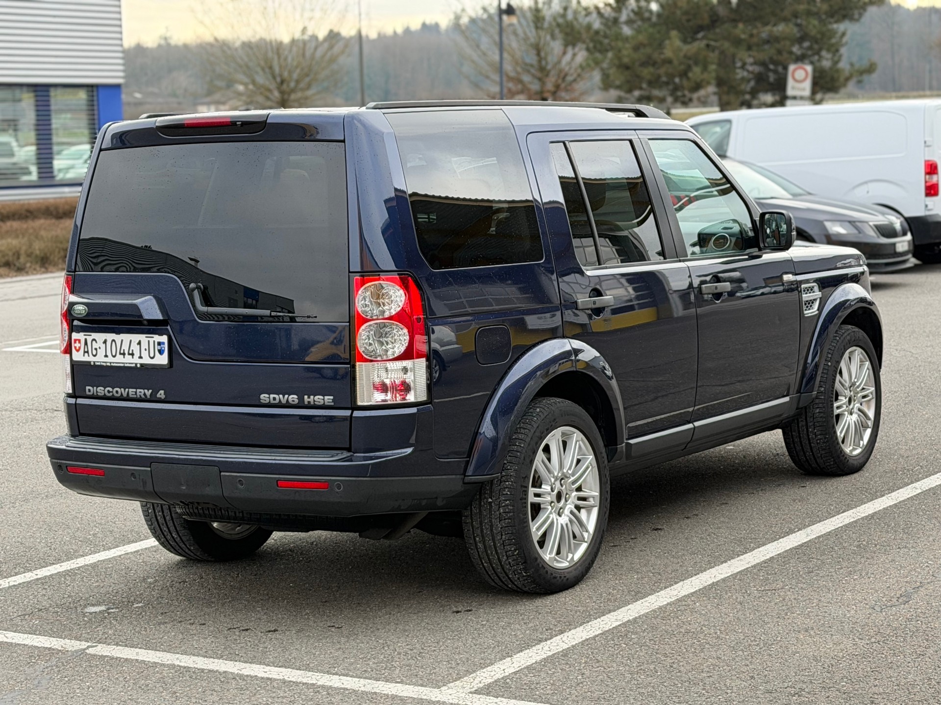 LAND ROVER Discovery 3.0 SDV6 HSE Automatic-image-4