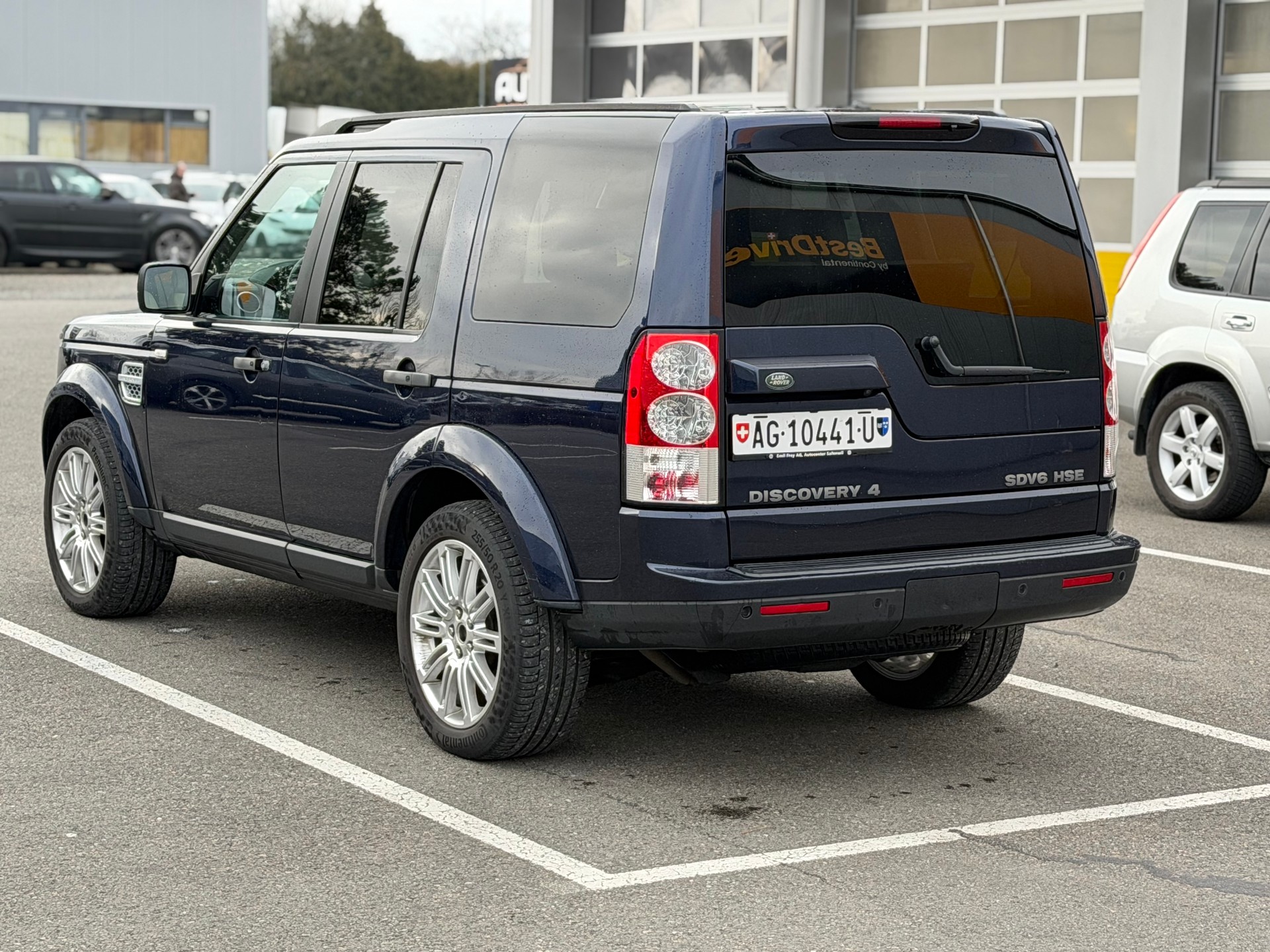 LAND ROVER Discovery 3.0 SDV6 HSE Automatic-image-6