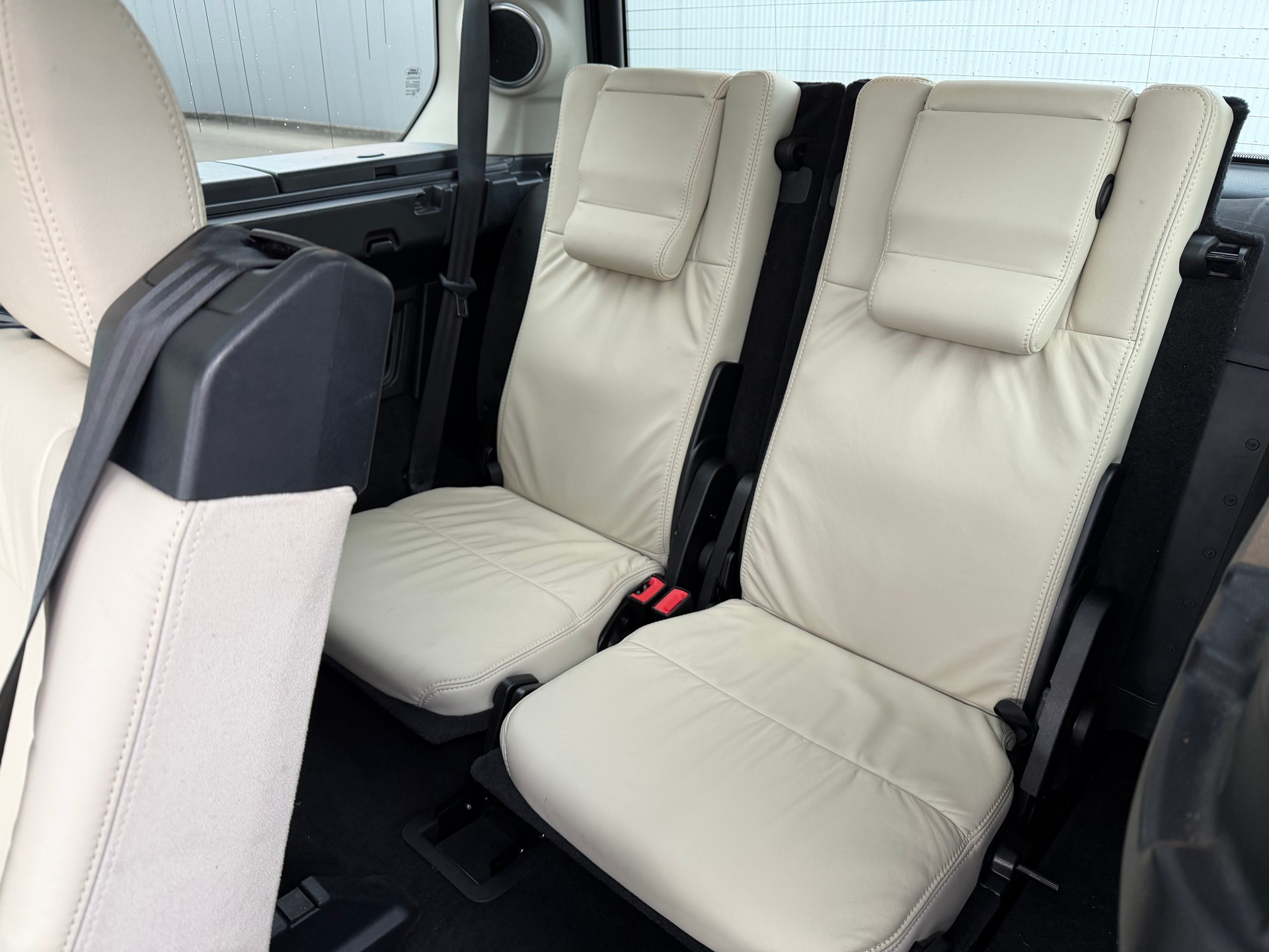 LAND ROVER Discovery 3.0 SDV6 HSE Automatic-image-10