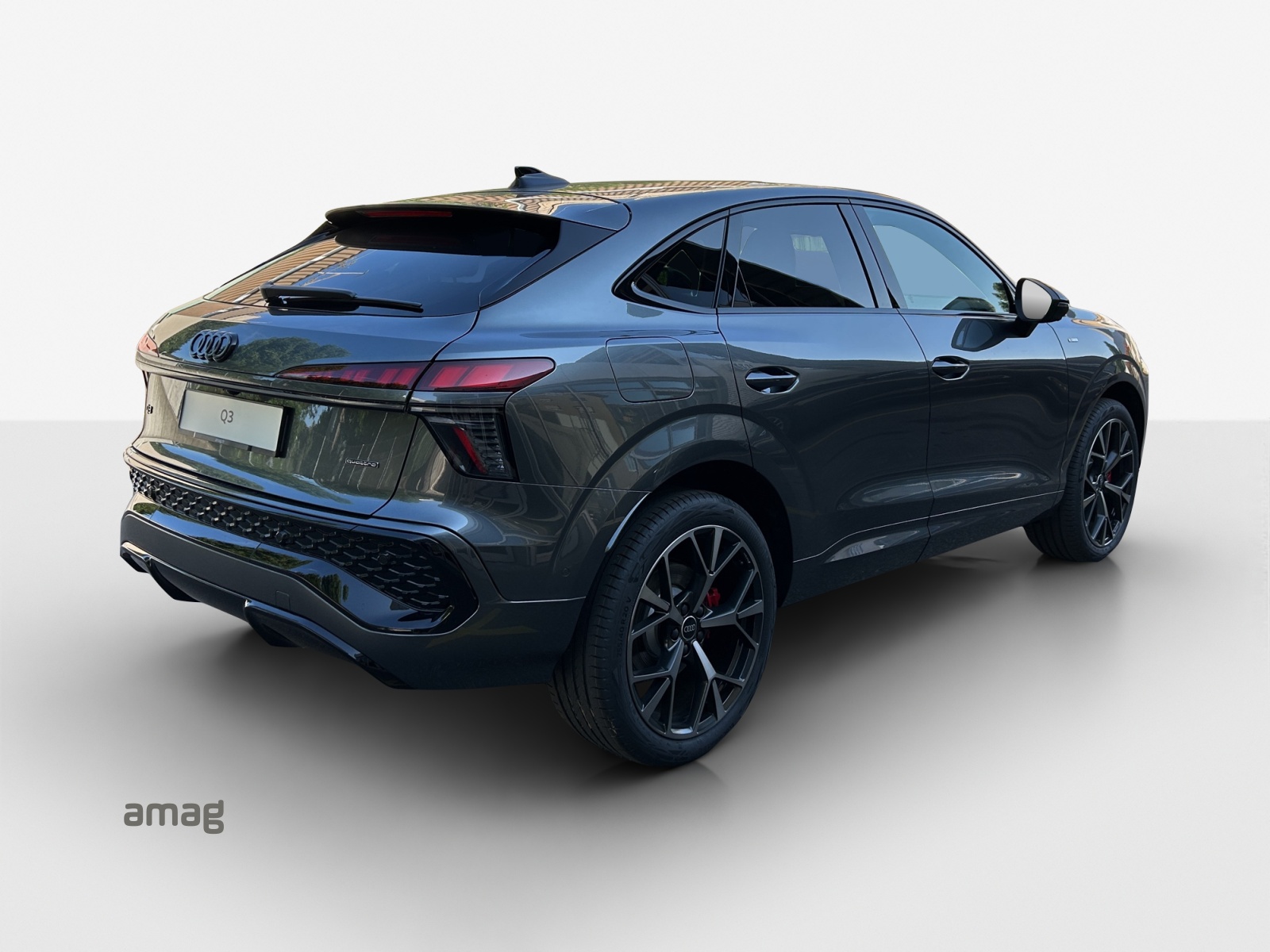 AUDI Q3 Sportback TFSI quattro 195 kW S tronic-image-4