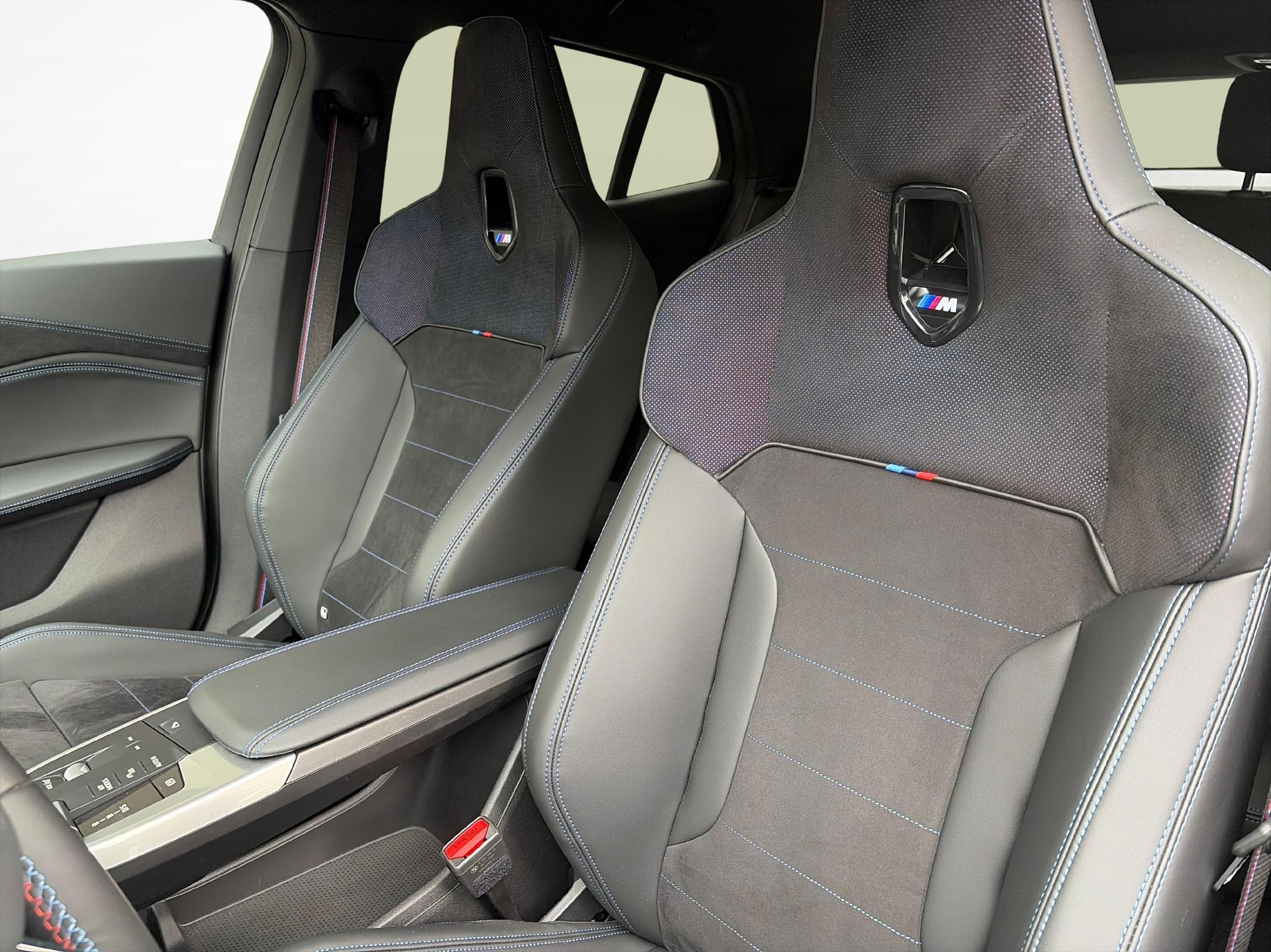 BMW X2 M35i-image-12