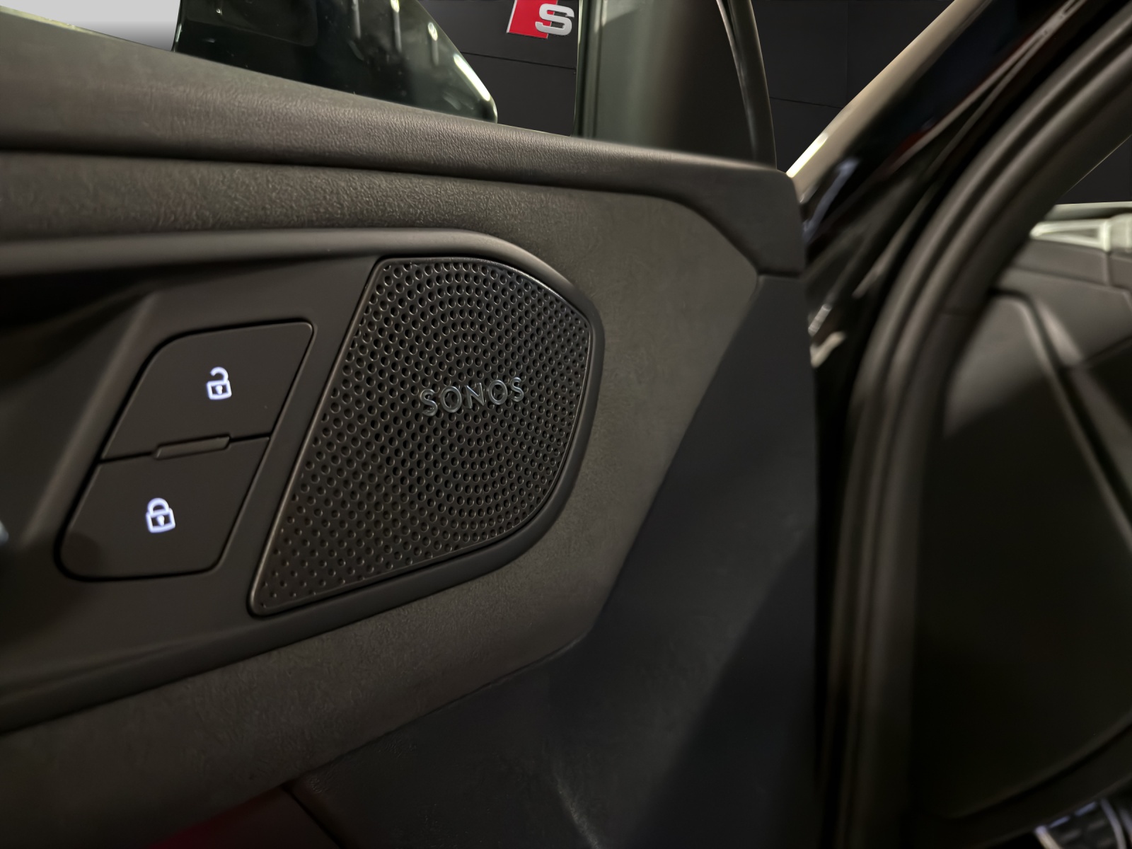 AUDI Q3 Sportback e-hybrid 200 kW S tronig-image-23