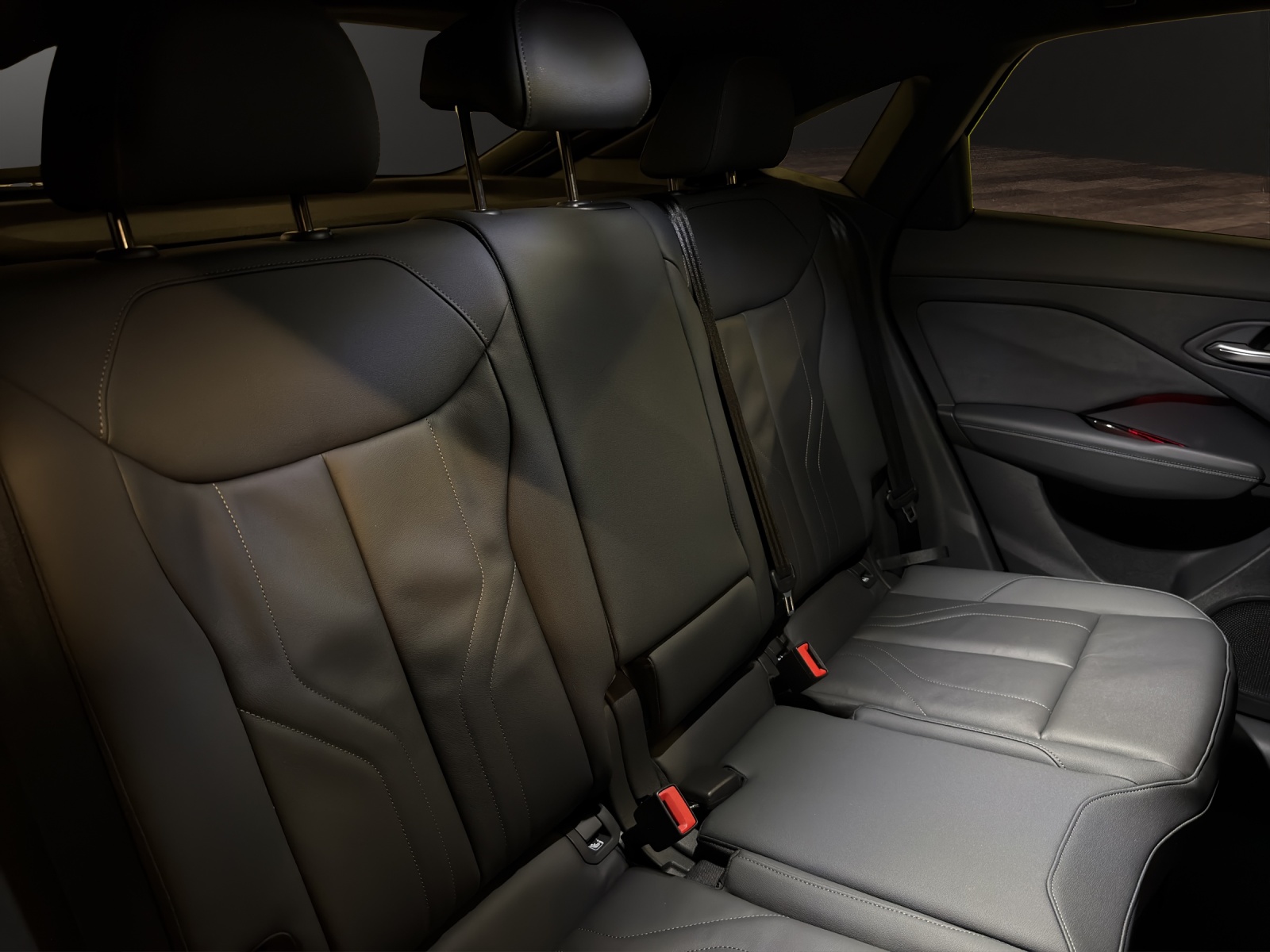 AUDI Q3 Sportback e-hybrid 200 kW S tronig-image-15