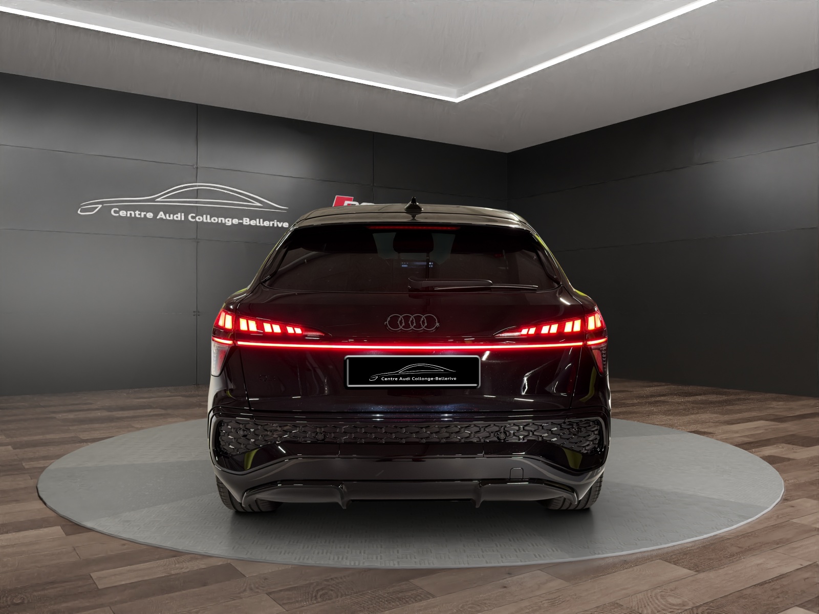 AUDI Q3 Sportback e-hybrid 200 kW S tronig-image-4