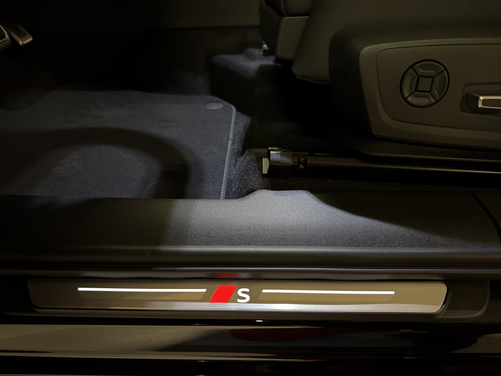 AUDI Q3 Sportback e-hybrid 200 kW S tronig-image-21