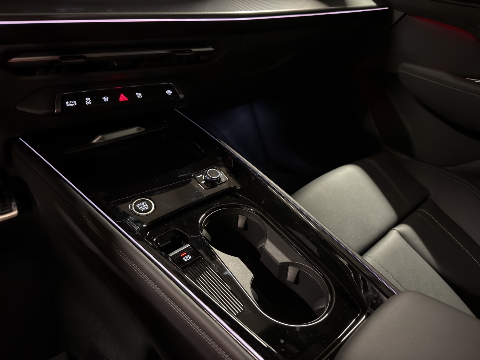 AUDI Q3 Sportback e-hybrid 200 kW S tronig-image-12