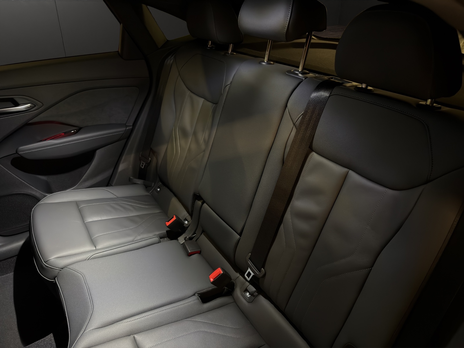 AUDI Q3 Sportback e-hybrid 200 kW S tronig-image-10
