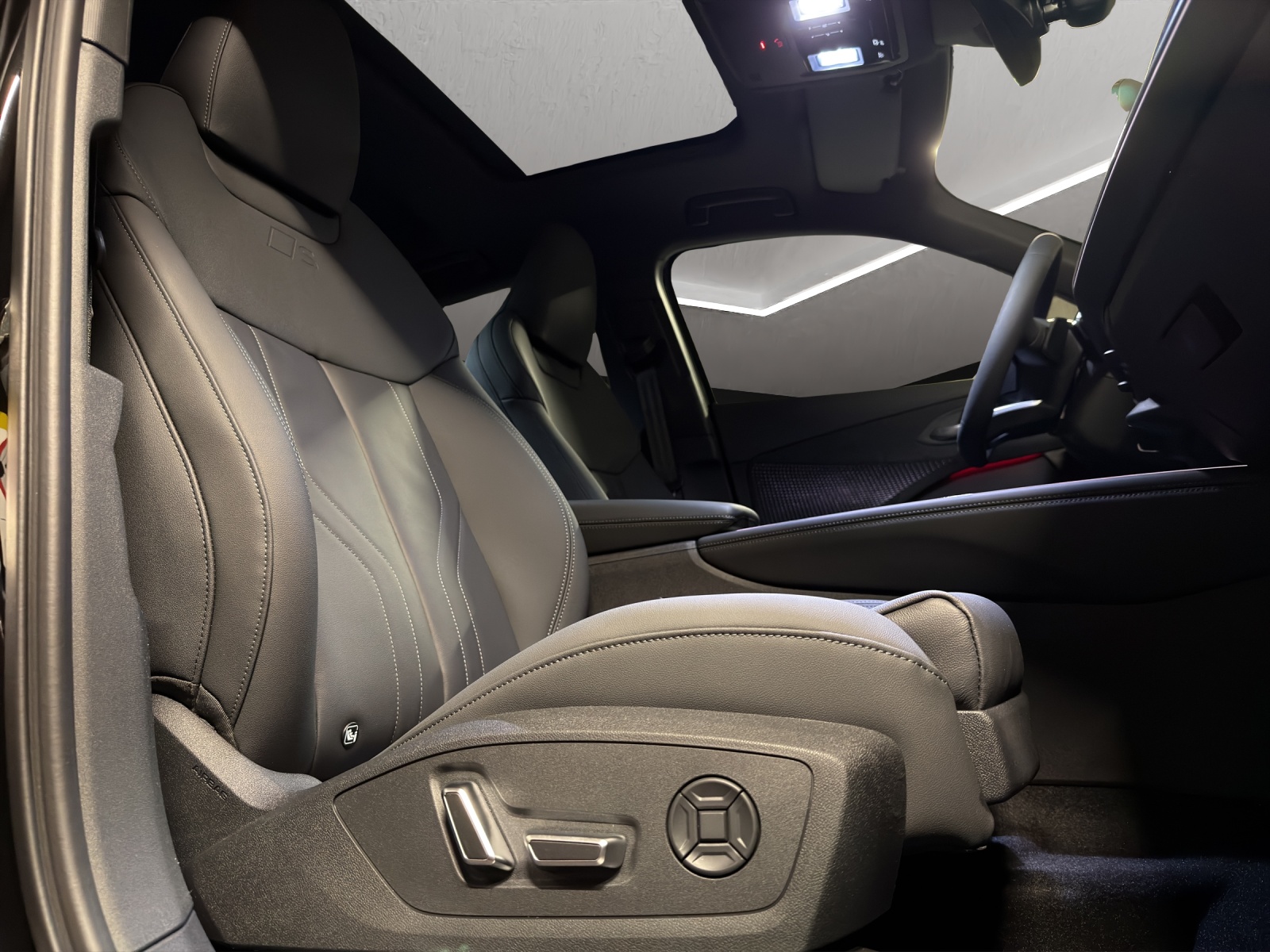AUDI Q3 Sportback e-hybrid 200 kW S tronig-image-14