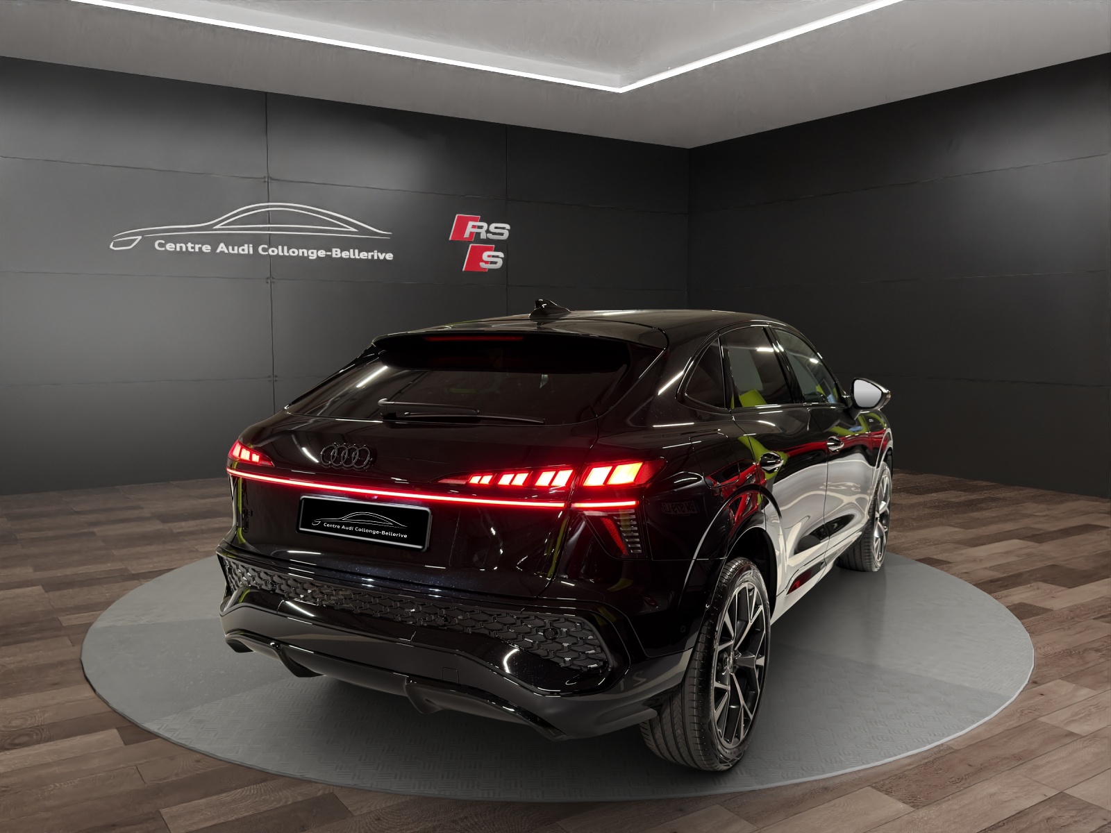 AUDI Q3 Sportback e-hybrid 200 kW S tronig-image-5