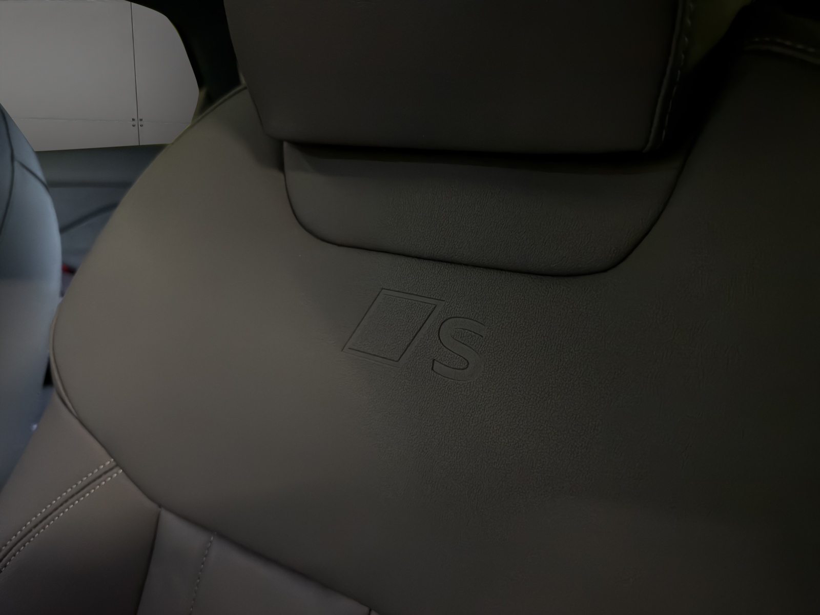 AUDI Q3 Sportback e-hybrid 200 kW S tronig-image-25