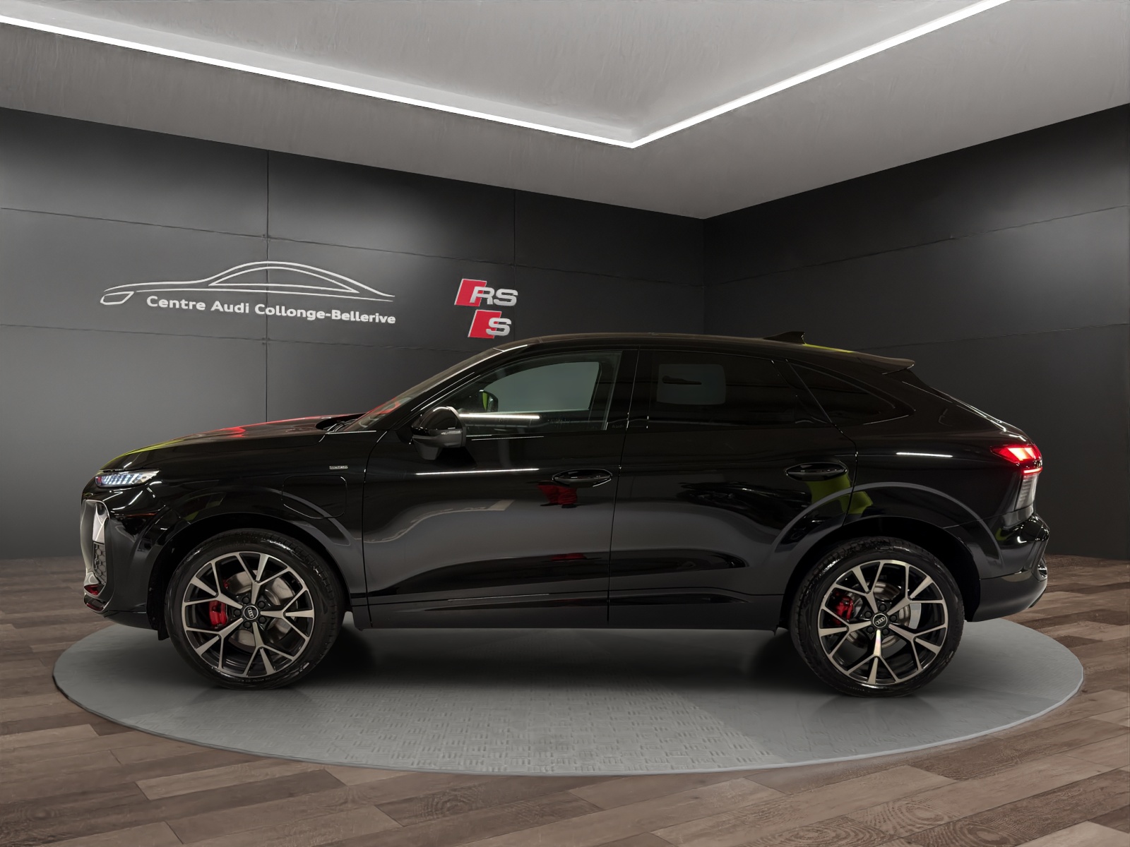 AUDI Q3 Sportback e-hybrid 200 kW S tronig-image-2
