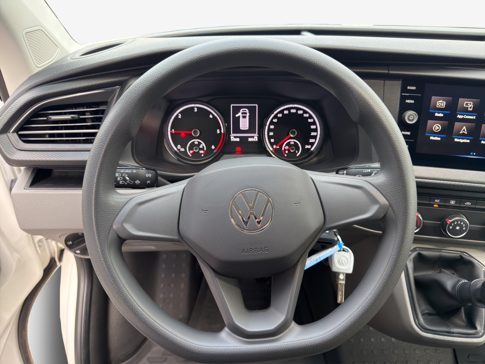 VW T6.1 2.0 TDI-image-9