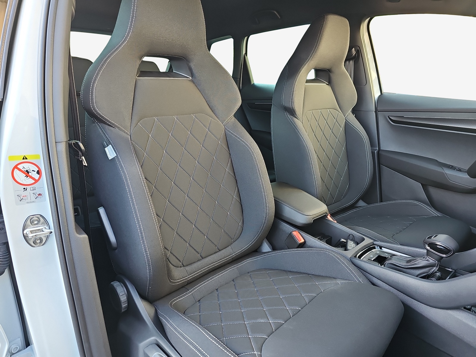 SKODA Karoq Dynamic Limited Edition (Netto)-image-14