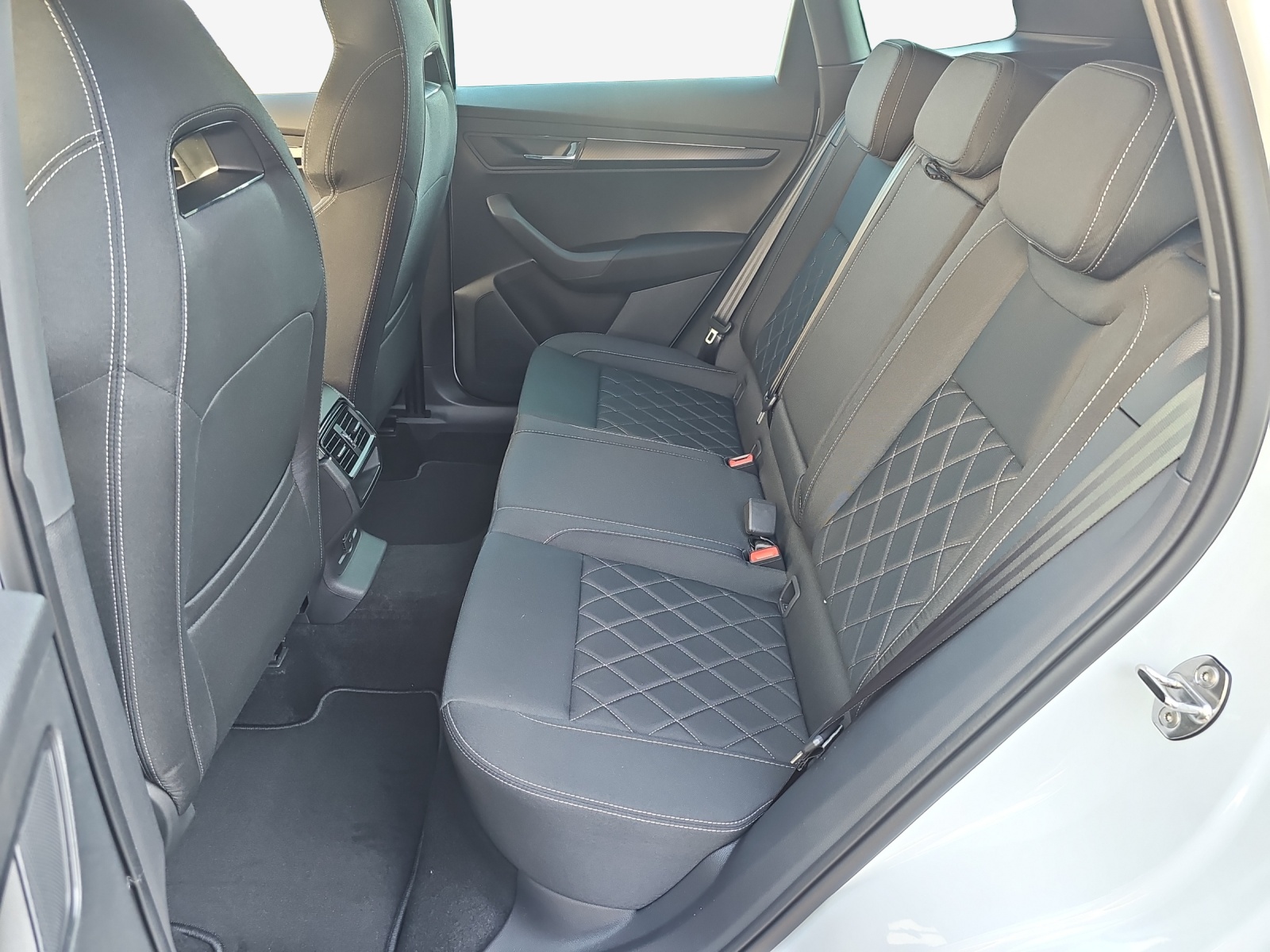 SKODA Karoq Dynamic Limited Edition (Netto)-image-11