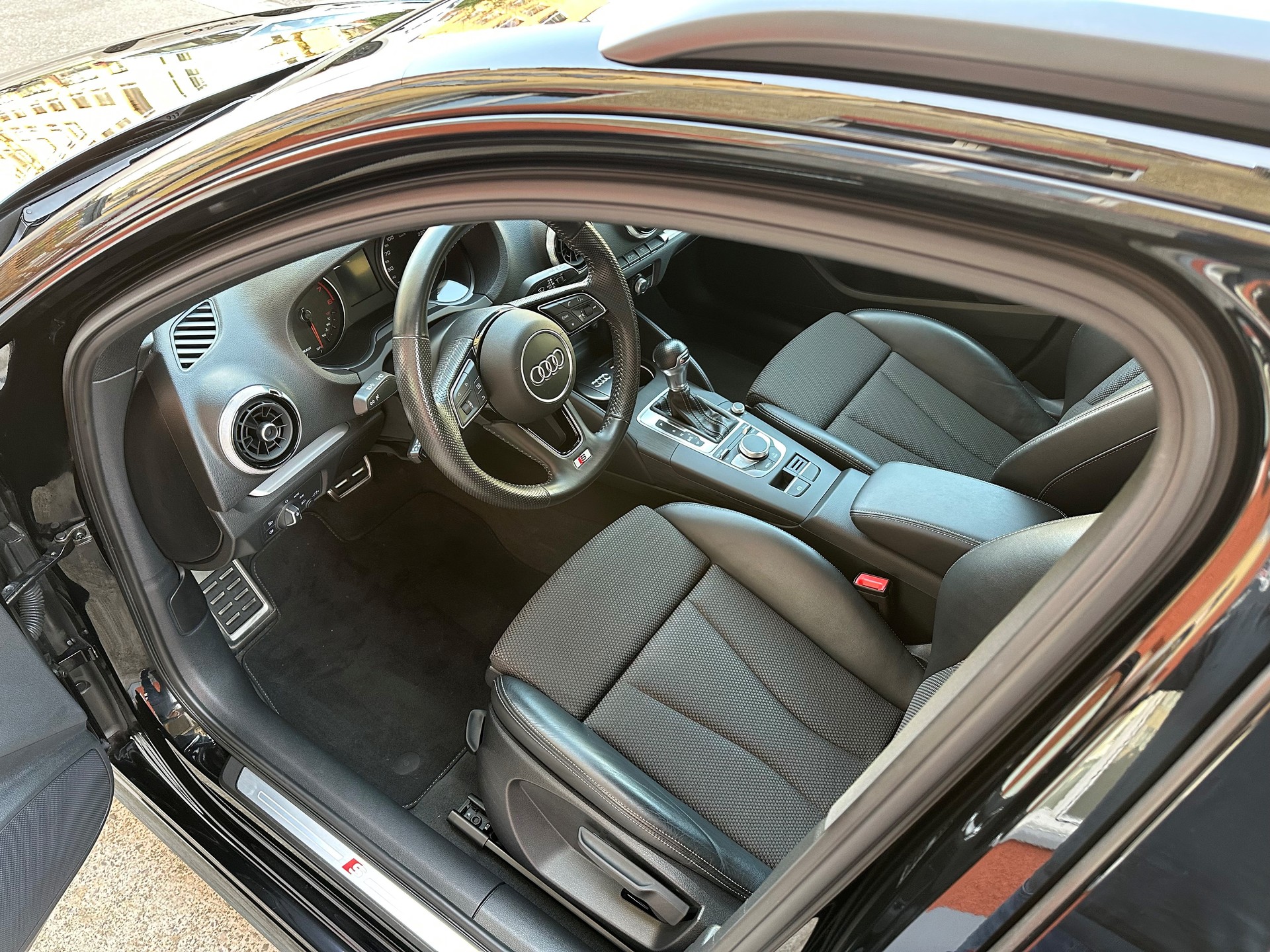 AUDI A3 Sportback 1.5 TFSI S-tronic Sport-image-10