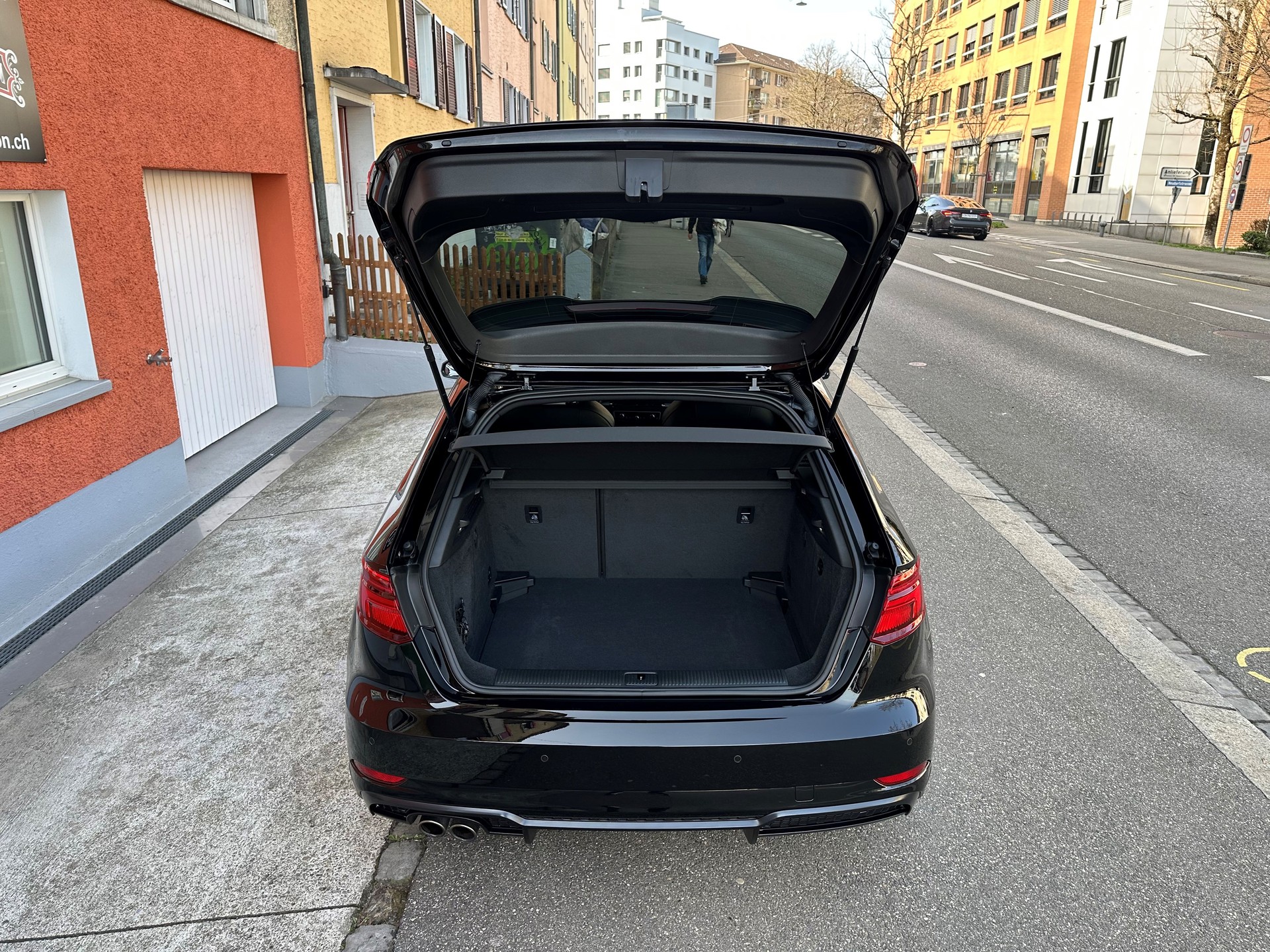 AUDI A3 Sportback 1.5 TFSI S-tronic Sport-image-14