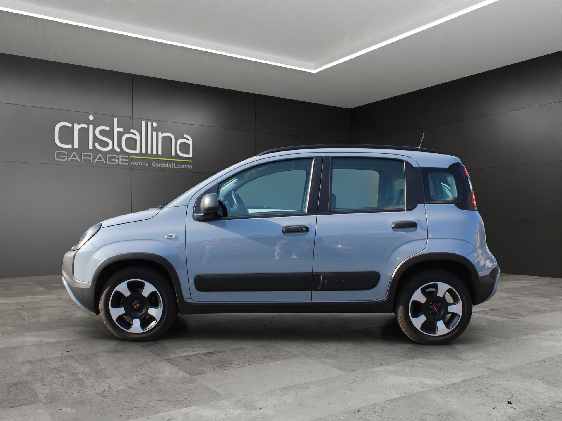 FIAT Panda 1.0 Hybrid Cross-image-1