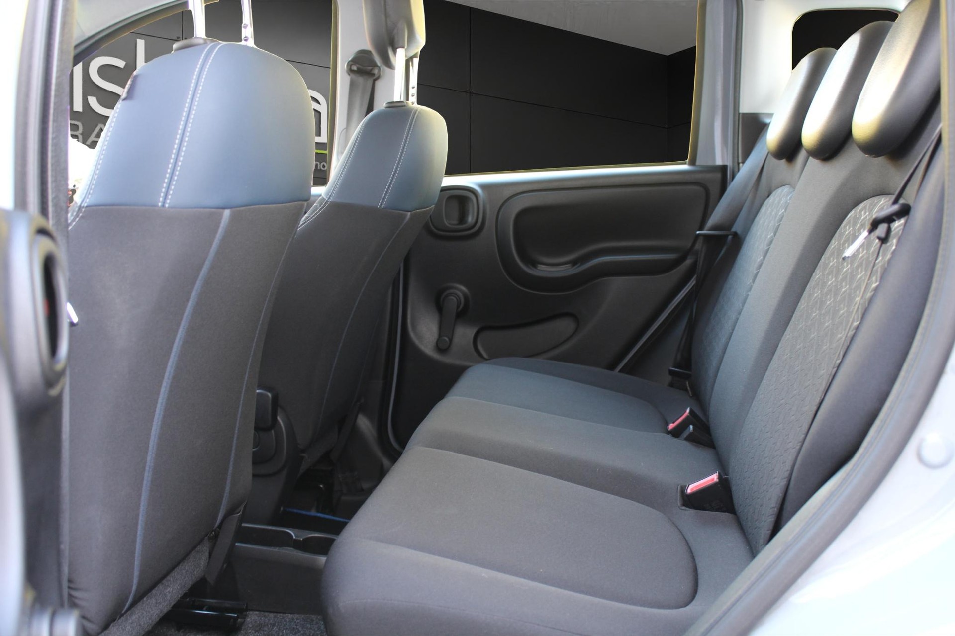 FIAT Panda 1.0 Hybrid Cross-image-8