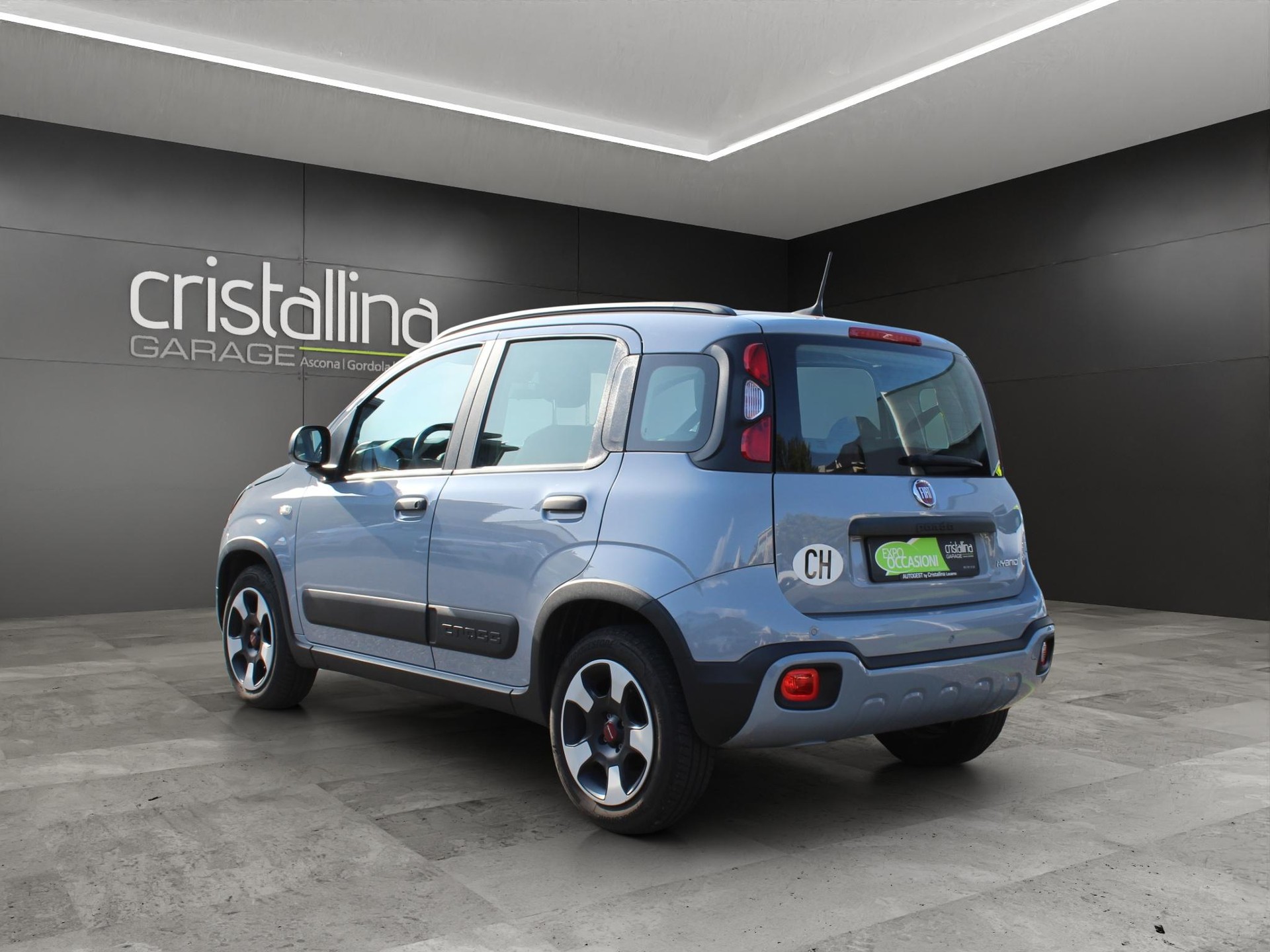 FIAT Panda 1.0 Hybrid Cross-image-2