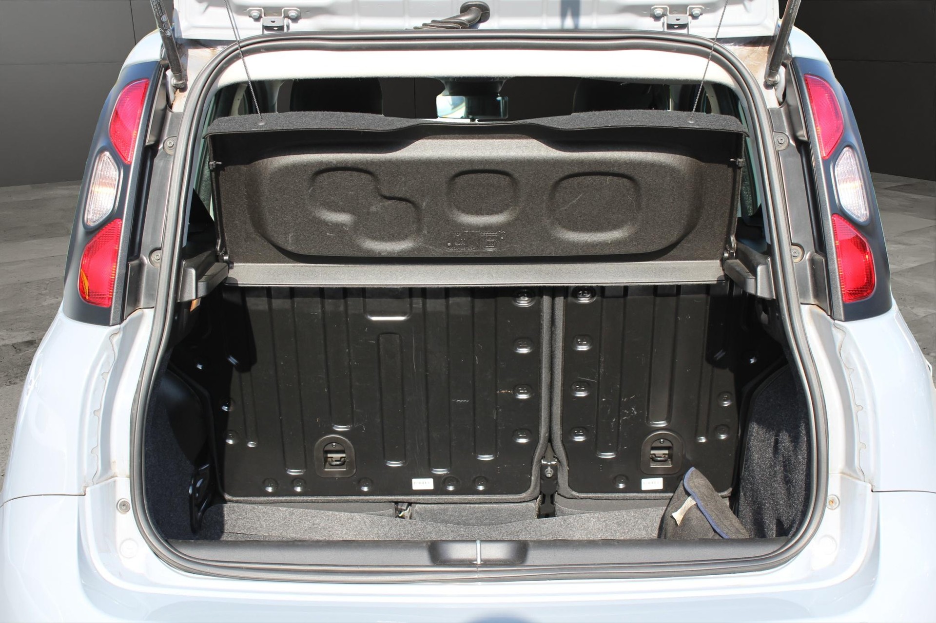 FIAT Panda 1.0 Hybrid Cross-image-9