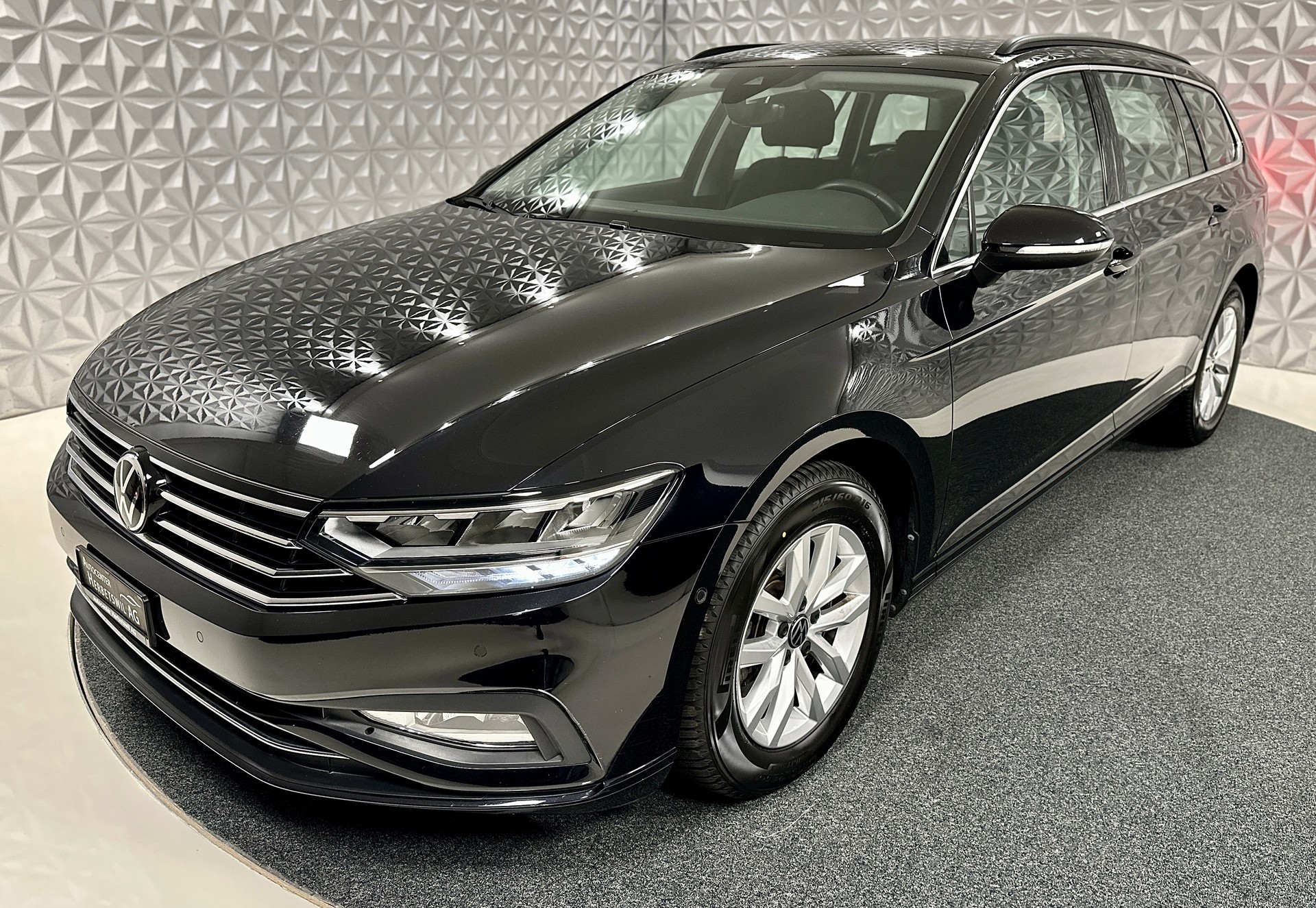 VW Passat 2.0 TDI BMT Business DSG-image-8