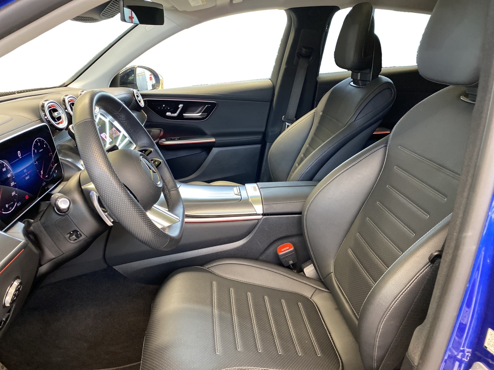 MERCEDES-BENZ GLC 220 d Coupé AMG Line-image-6