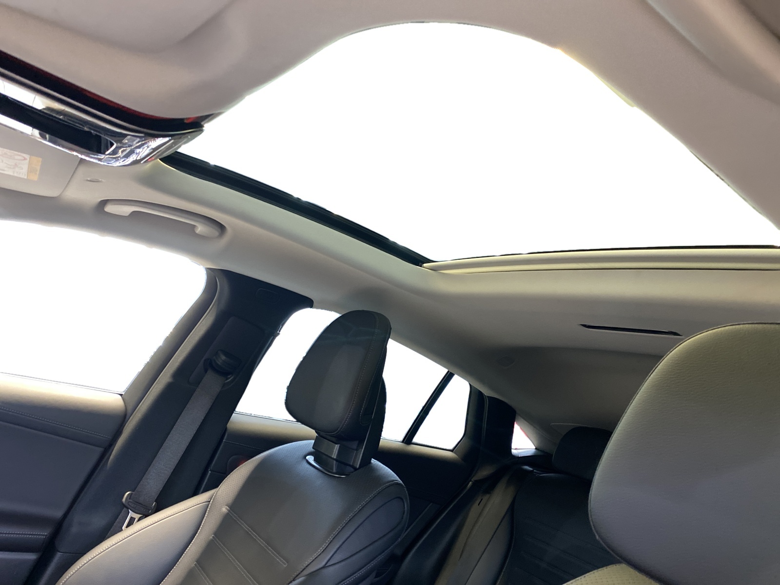 MERCEDES-BENZ GLC 220 d Coupé AMG Line-image-10
