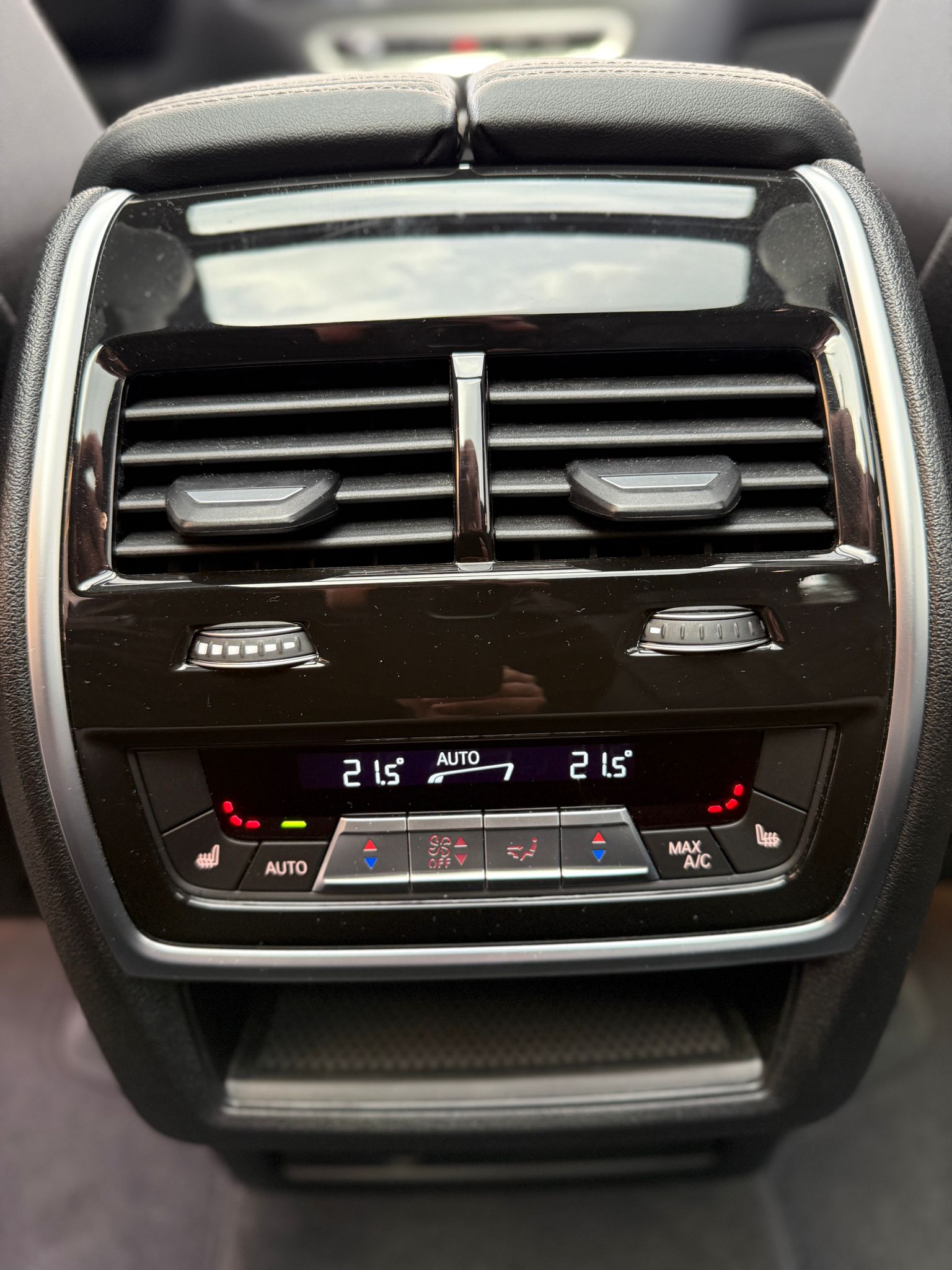 BMW X5 M60i xDrive-image-25
