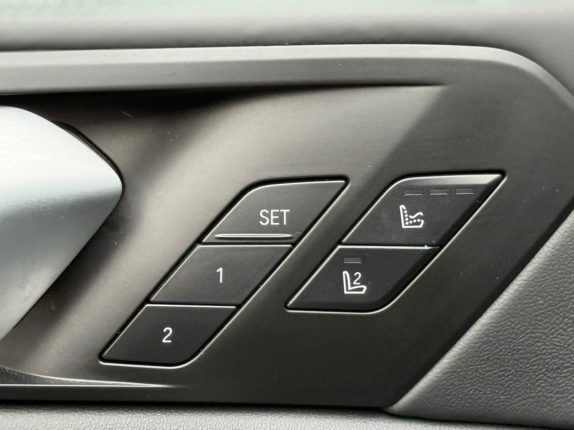 BMW X5 M60i xDrive-image-24